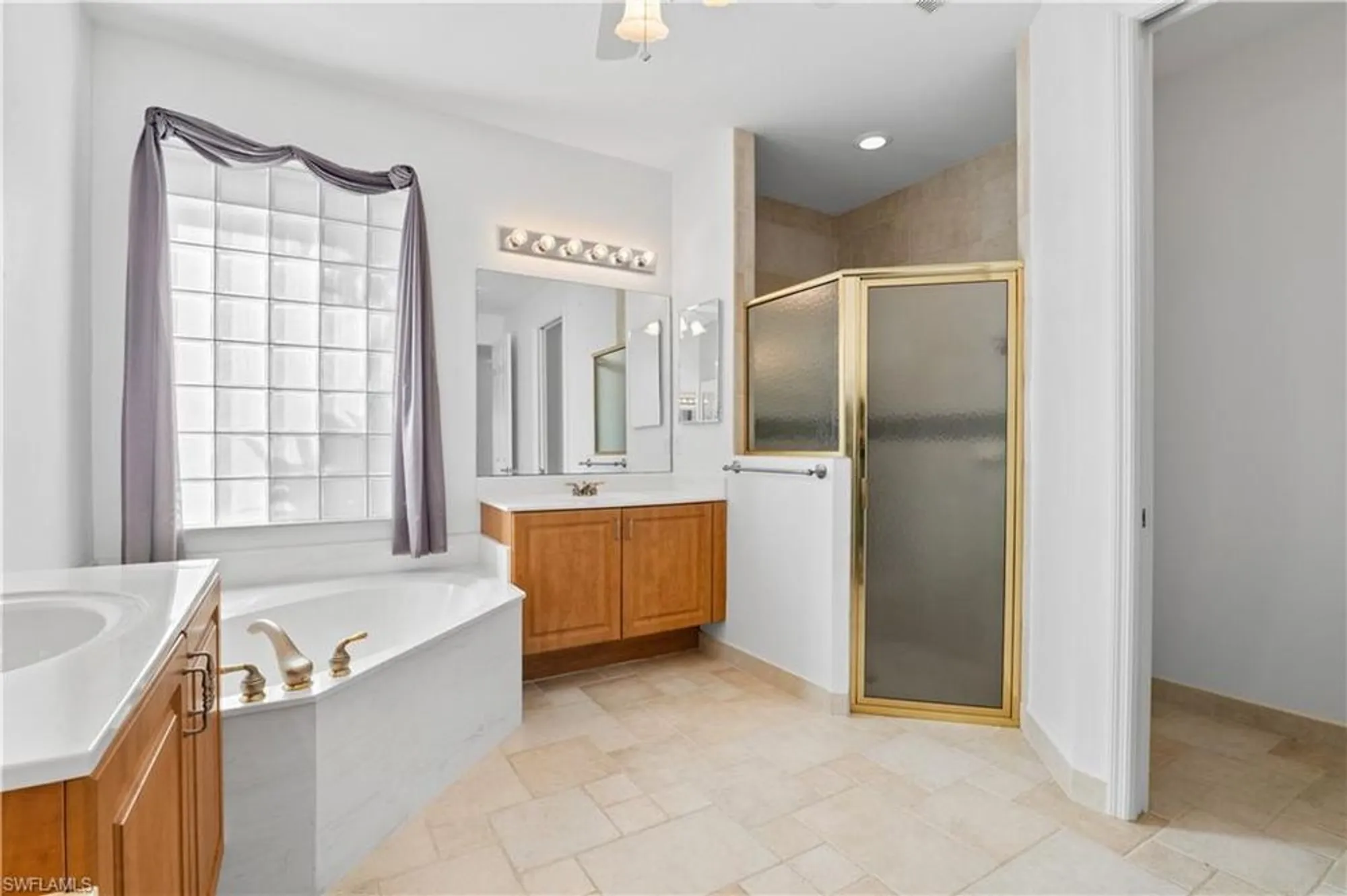 Property Slideshow image 15 of 38 | 20381 foxworth cir, Estero, FL, 33928