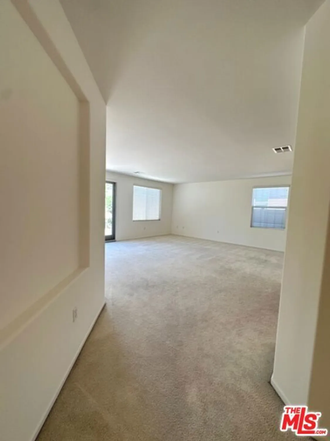 Property Slideshow image 15 of 34 | 193 kettle crk, Beaumont, CA, 92223