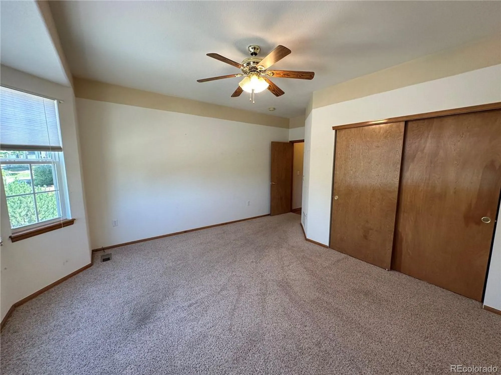 Property Slideshow image 16 of 28 | 22840 e heritage pkwy, Aurora, CO, 80016