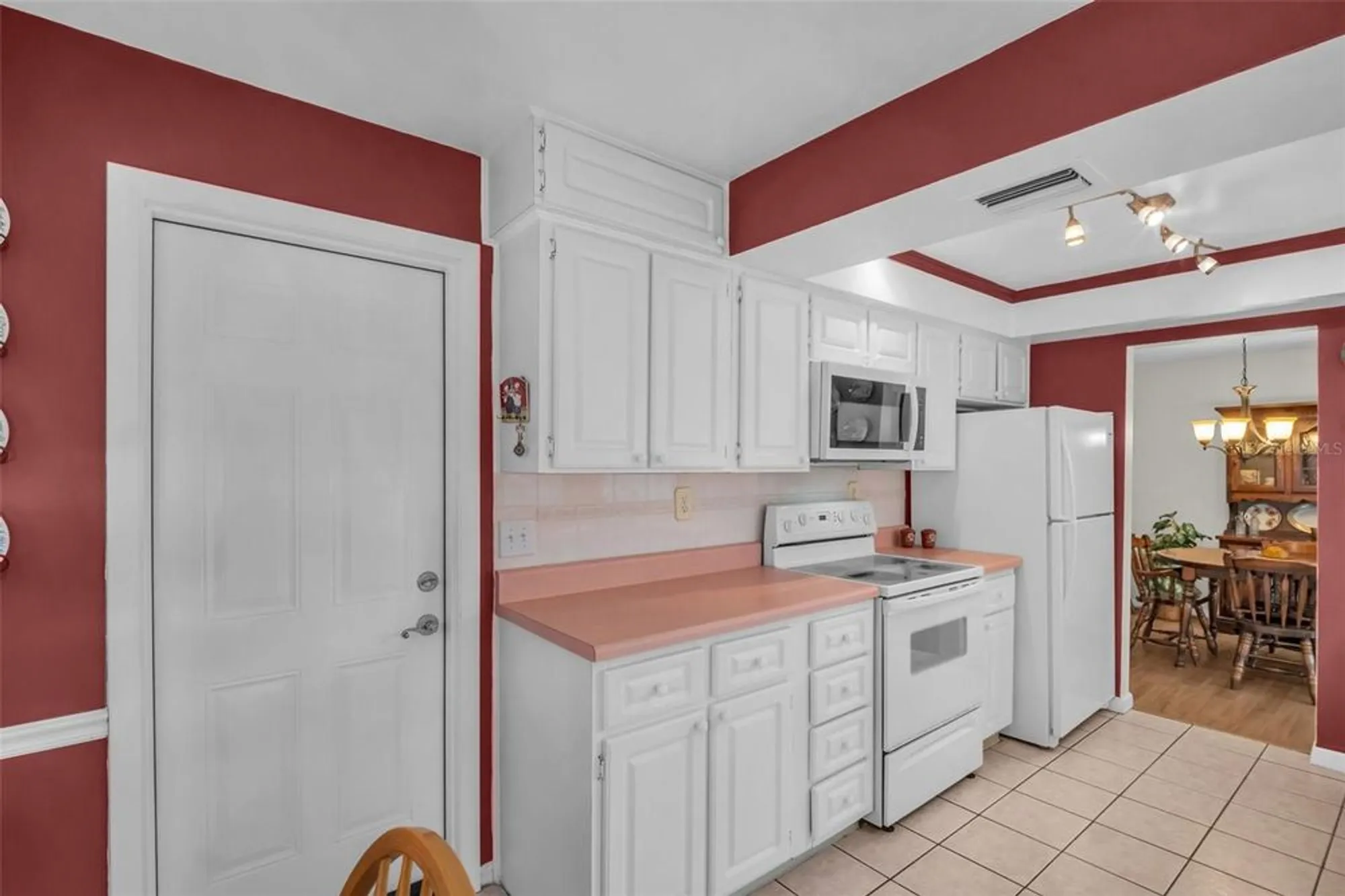 Property Slideshow image 26 of 71 | 9082 141st st, Seminole, FL, 33776