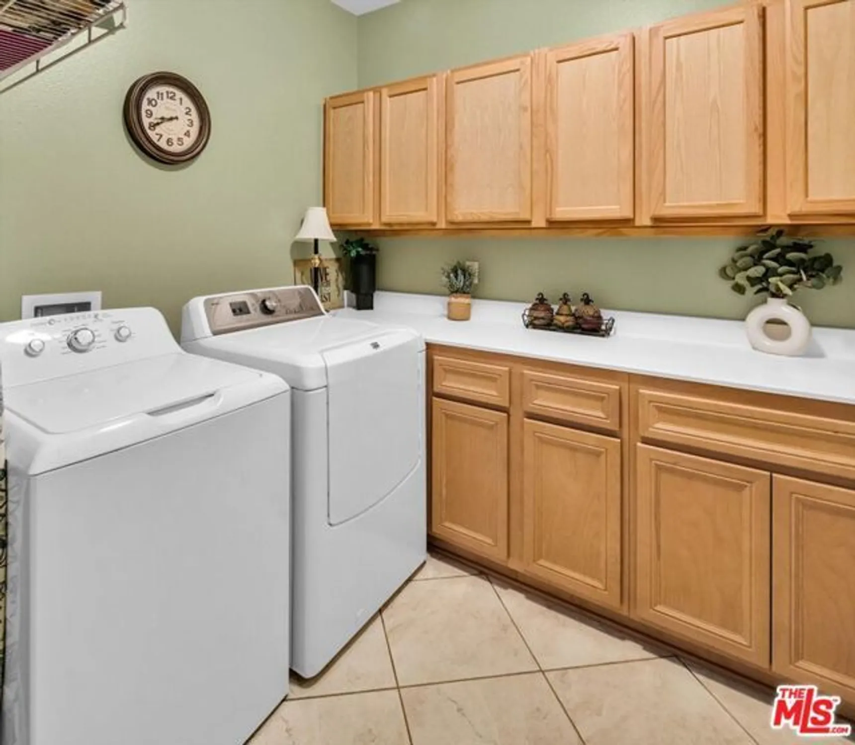 Property Slideshow image 21 of 39 | 180 kettle crk, Beaumont, CA, 92223