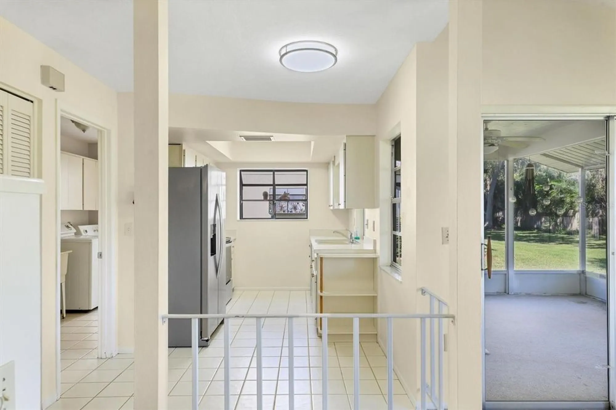 Property Slideshow image 8 of 27 | 4223 oakhurst cir 3025, Sarasota, FL, 34233