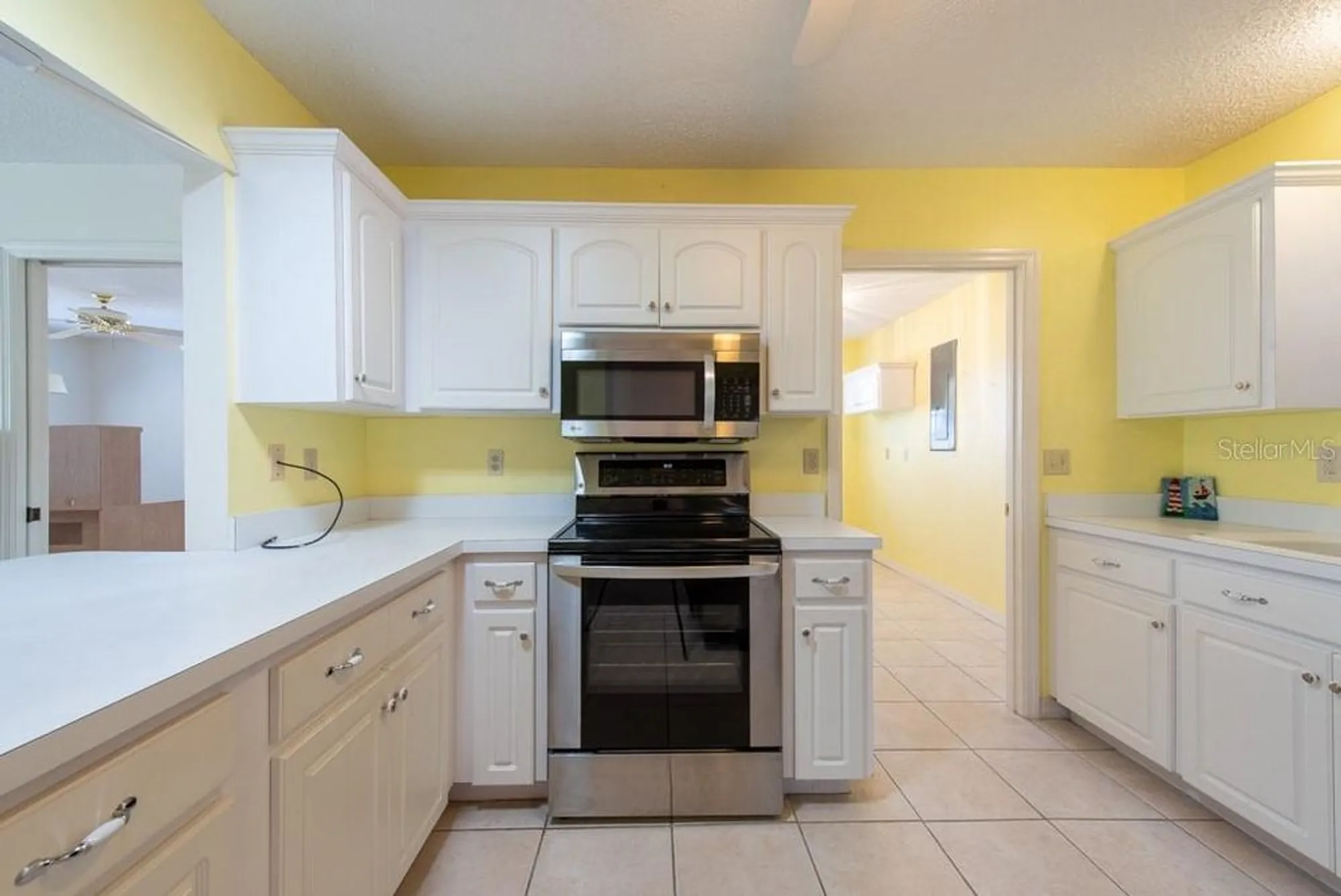 Property Slideshow image 10 of 44 | 106 silverbell ct, Sun City Center, FL, 33573