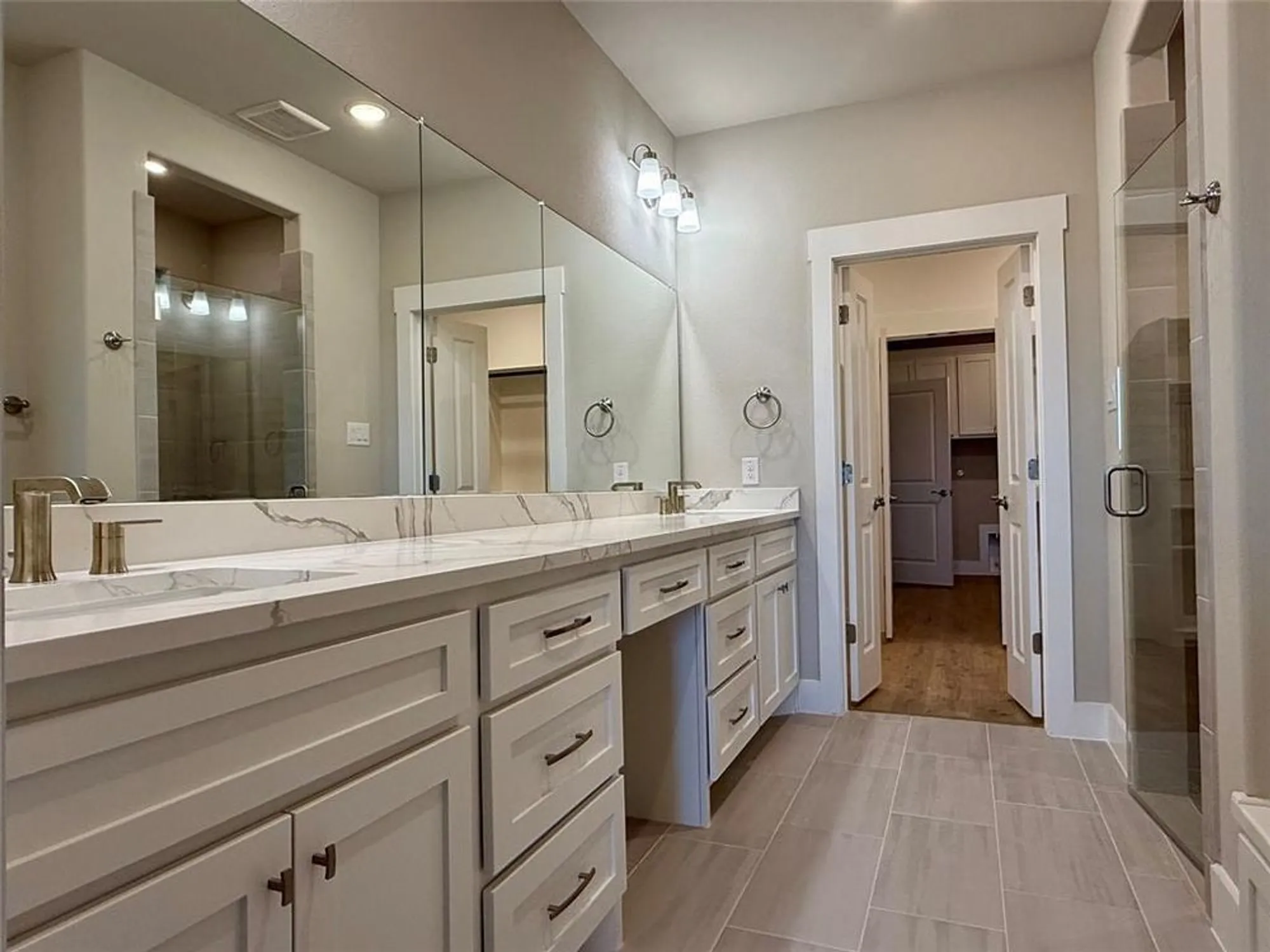 Property Slideshow image 7 of 10 | 2512 nueva way, Mansfield, TX, 76063