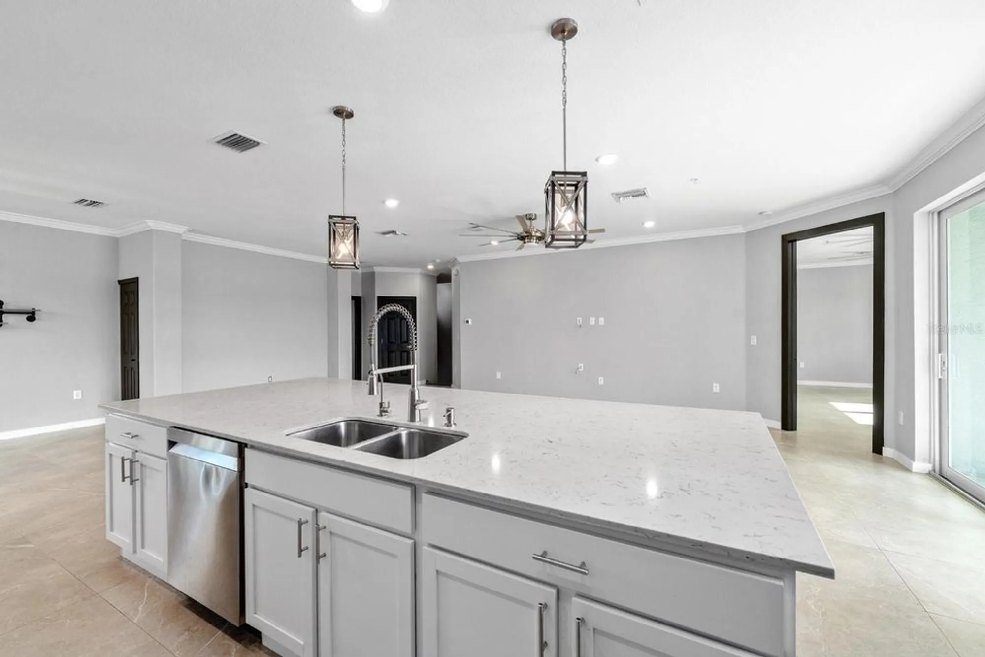 Property Slideshow image 13 of 41 | 933 tidewater shores loop # 722, Bradenton, FL, 34208