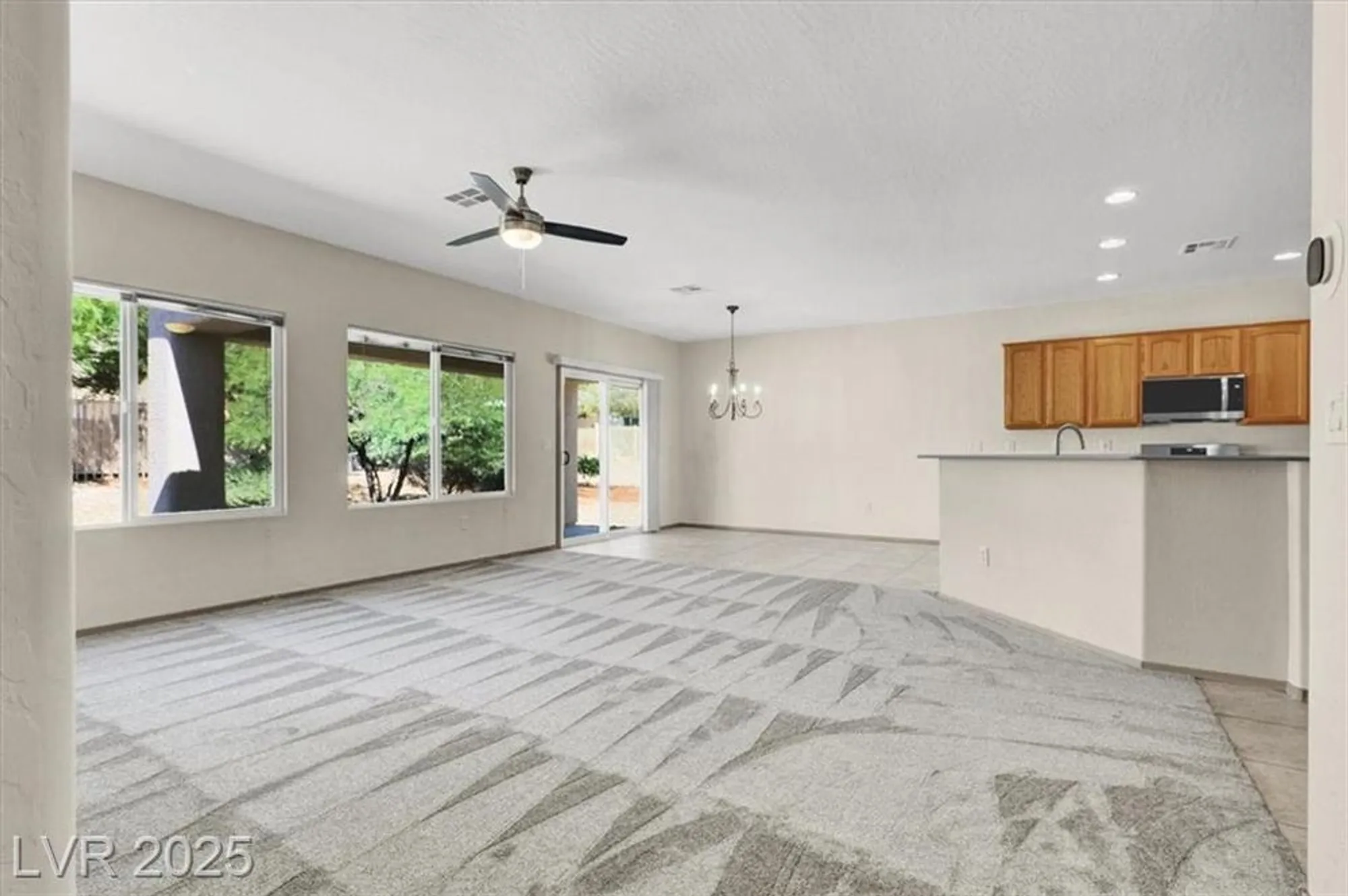 Property Slideshow image 4 of 52 | 7839 lyrebird dr, North Las Vegas, NV, 89084