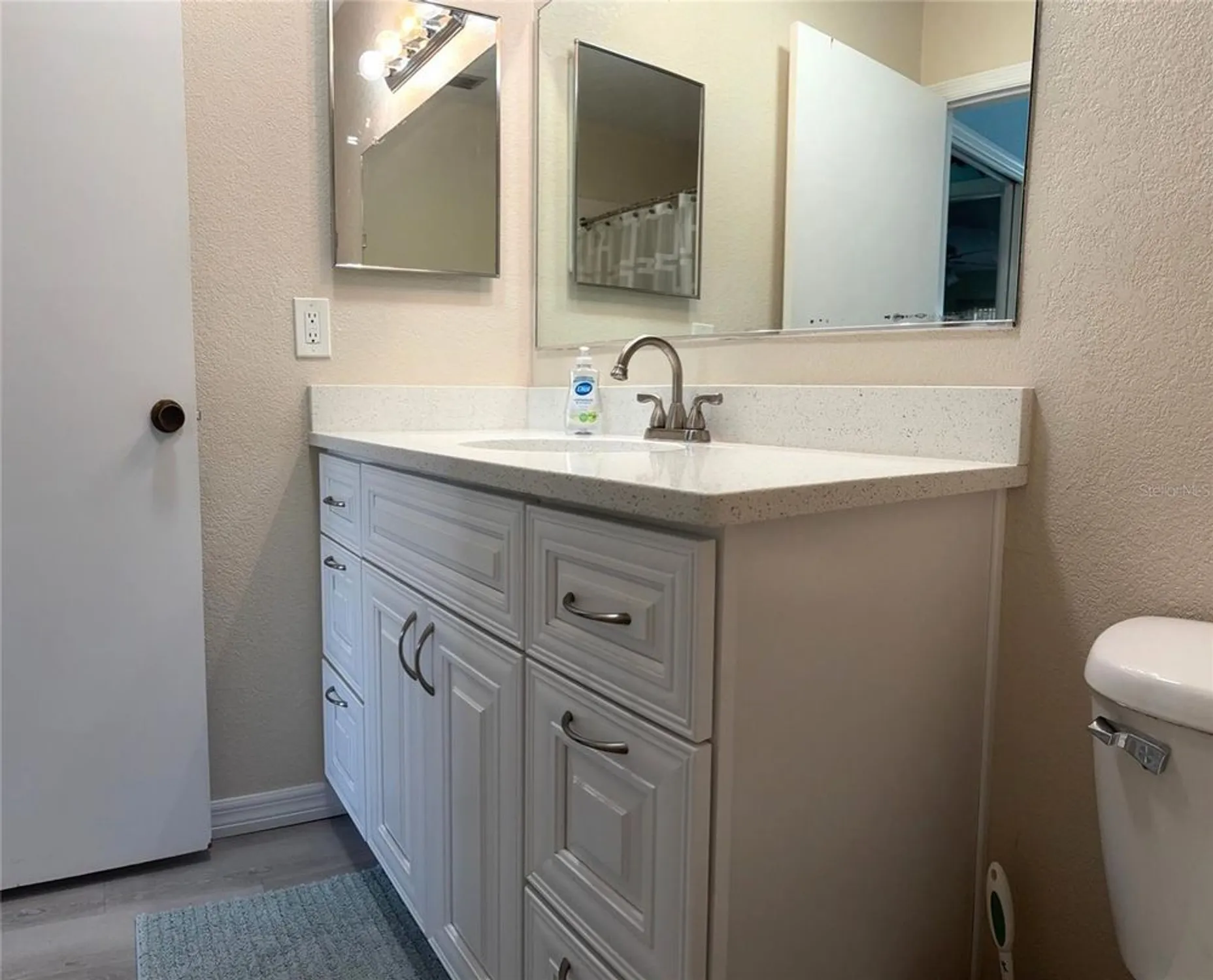 Property Slideshow image 17 of 34 | 1901 canterbury ln 10, Sun City Center, FL, 33573