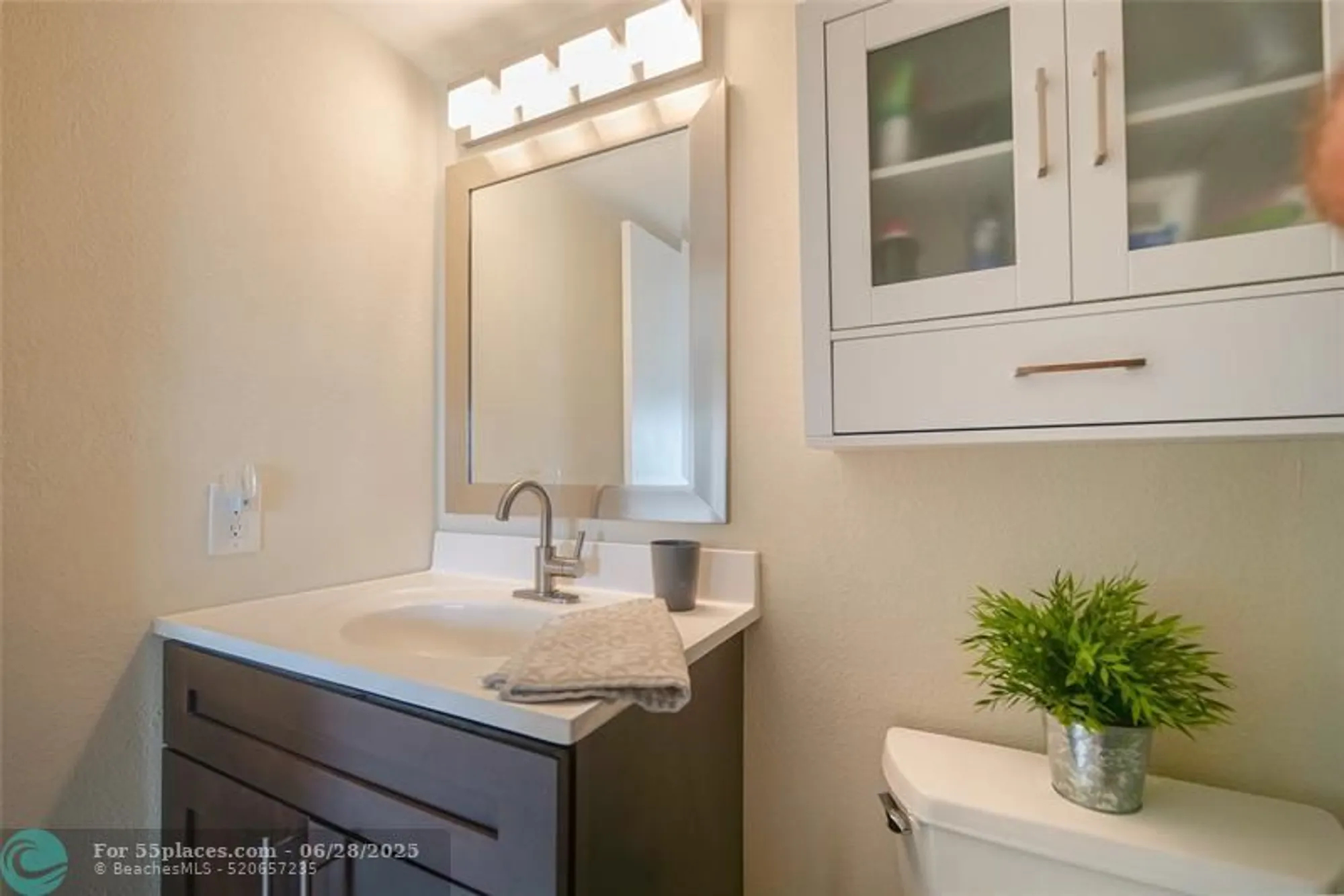 Property Slideshow image 25 of 57 | 3531 inverrary dr apt 407, Lauderhill, FL, 33319