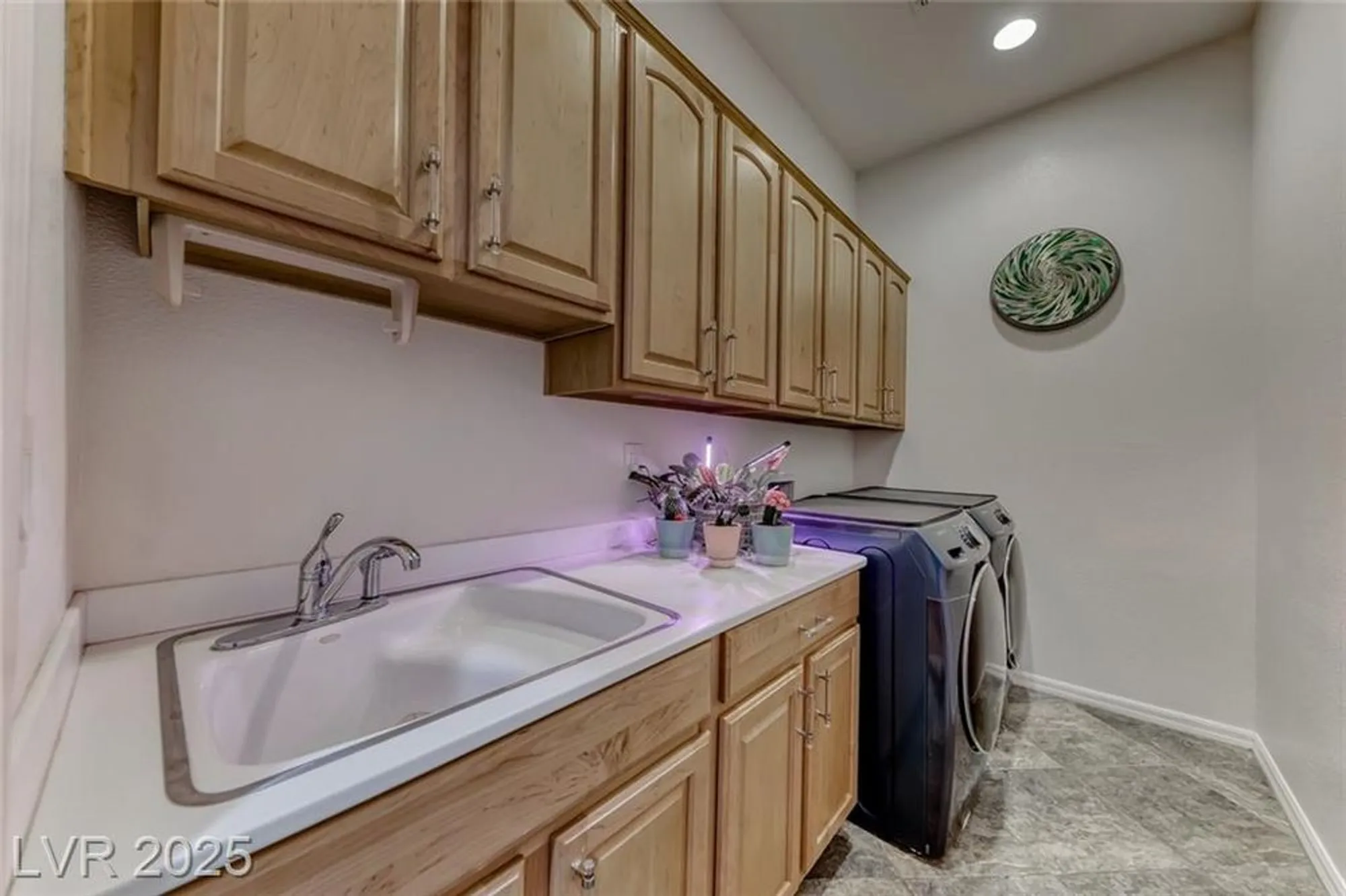Property Slideshow image 44 of 67 | 2142 sandstone cliffs dr, Henderson, NV, 89044