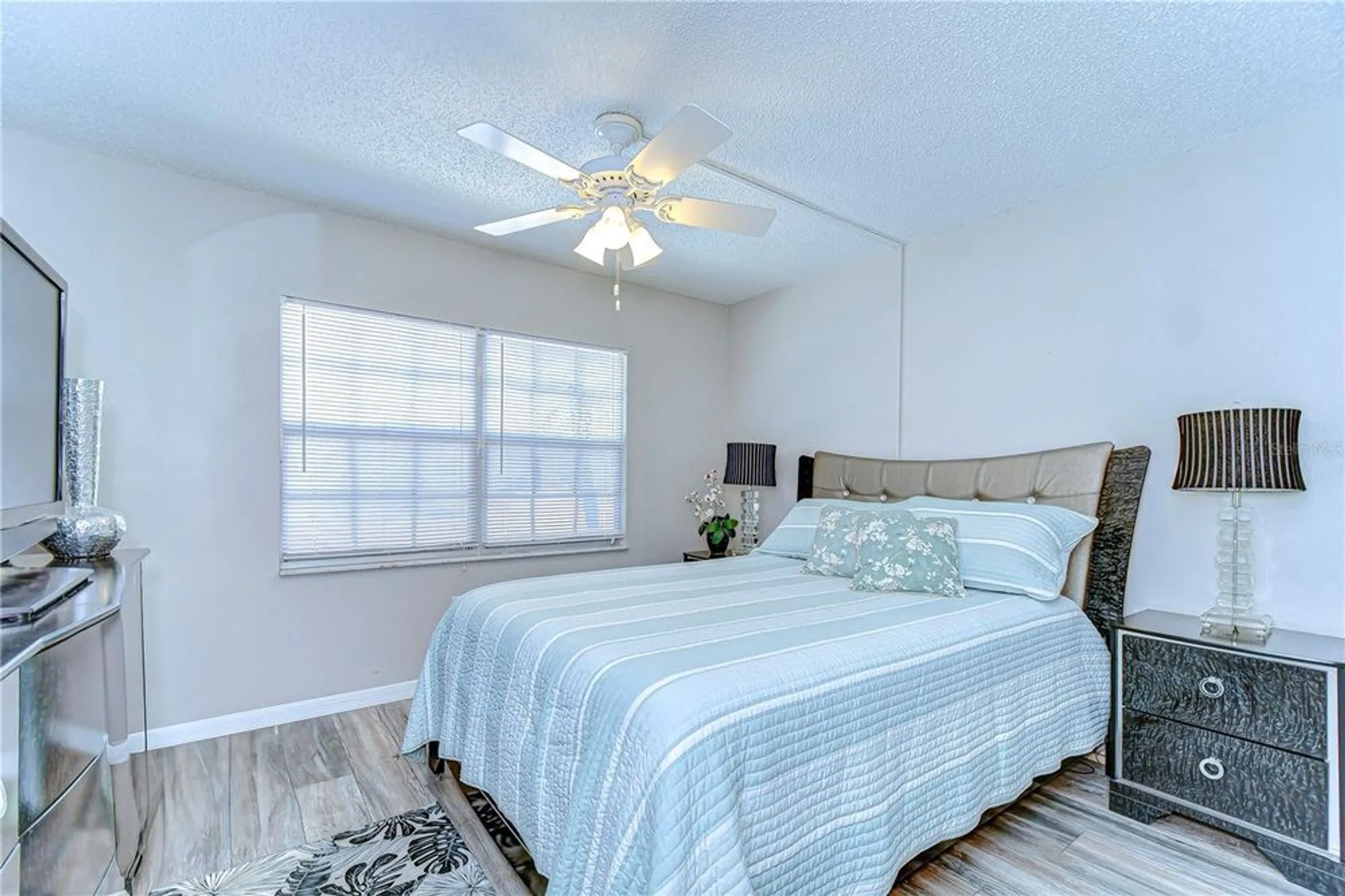 Property Slideshow image 22 of 35 | 13870 oakwood ln # 13870, Seminole, FL, 33776