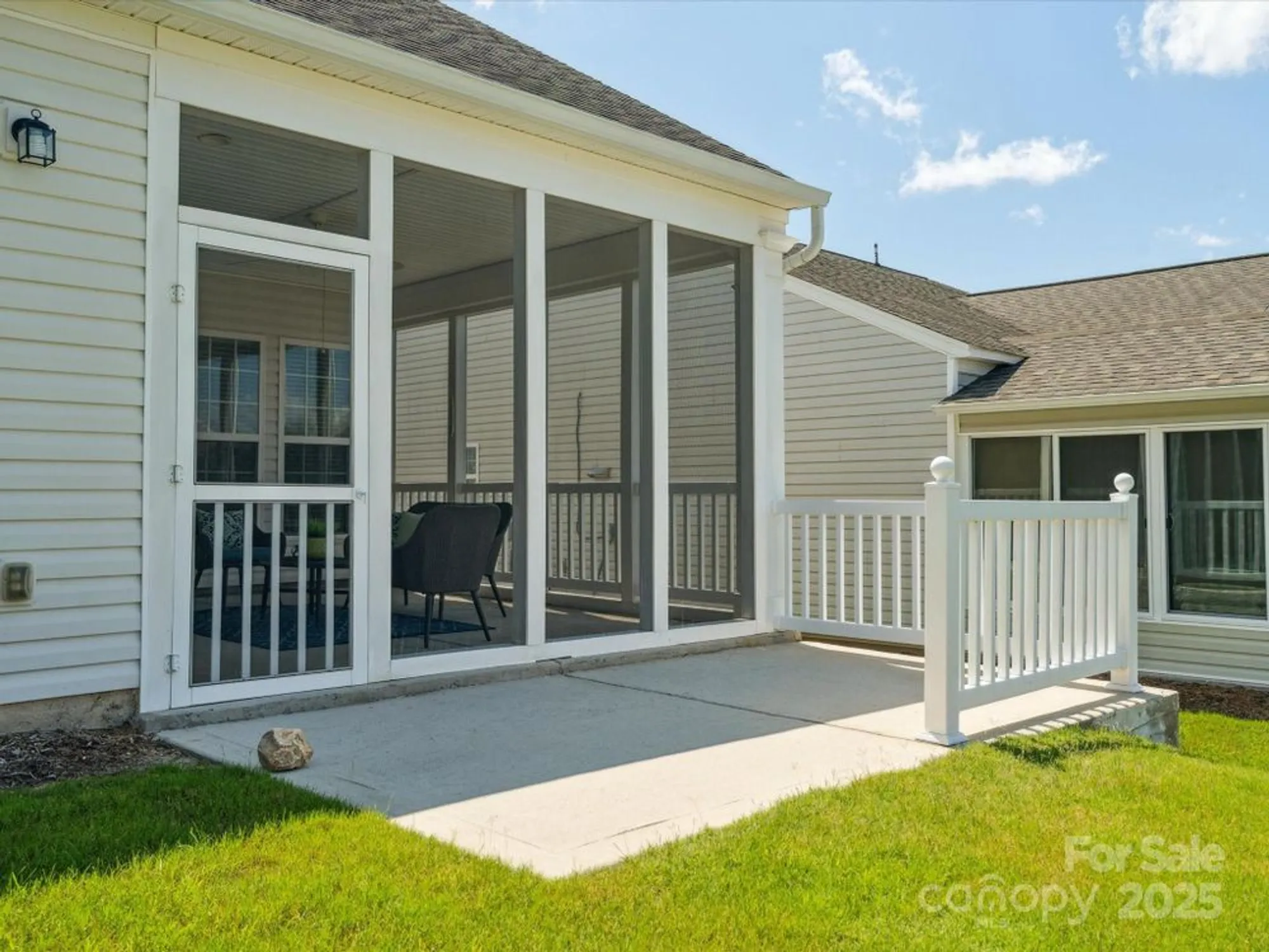 Property Slideshow image 33 of 44 | 8036 crater lake dr, Fort Mill, SC, 29707