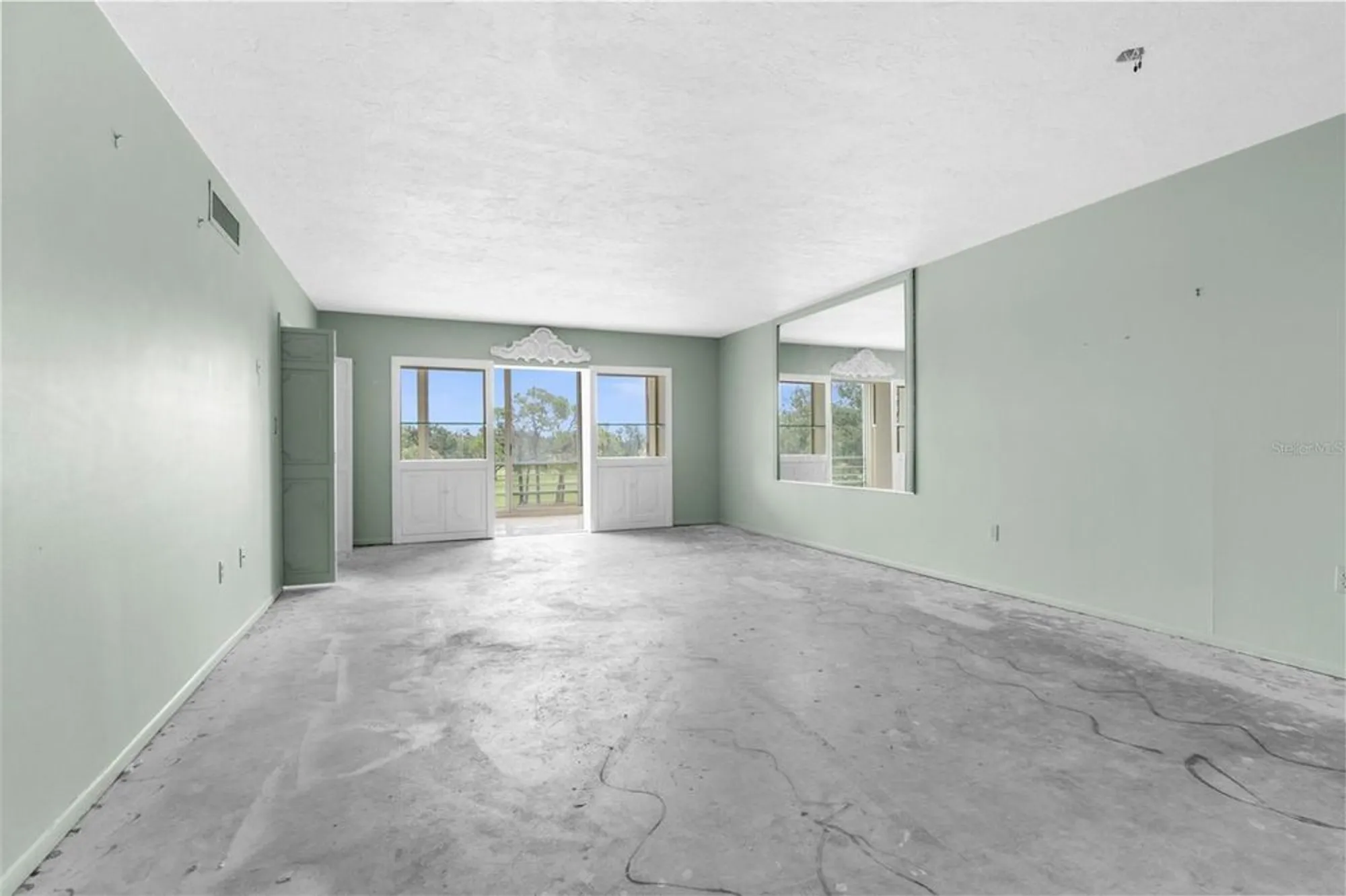 Property Slideshow image 5 of 23 | 7461 w country club dr 310, Sarasota, FL, 34243