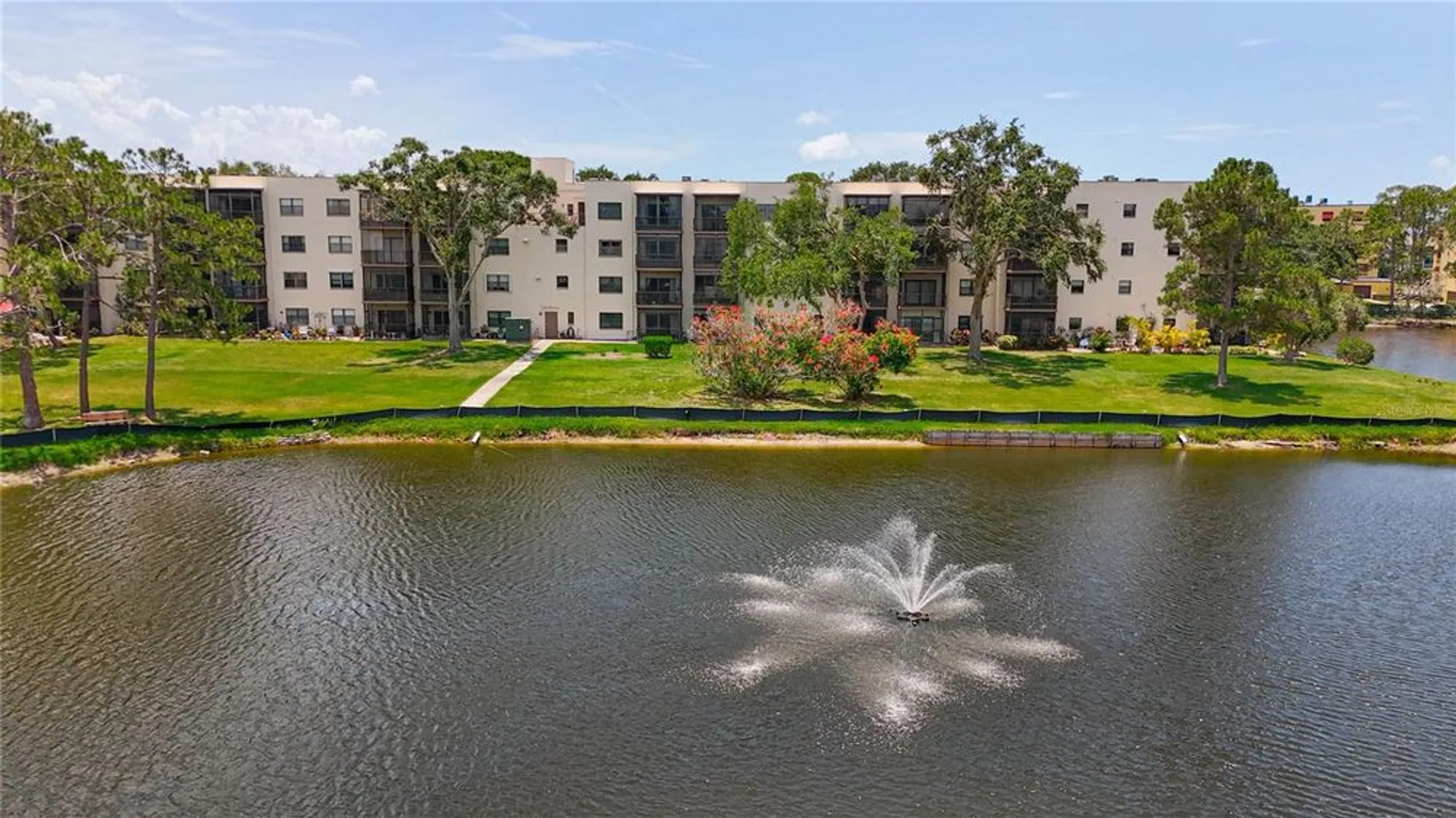 Property Slideshow image 1 of 51 | 5920 80th st n unit 406, Saint Petersburg, FL, 33709