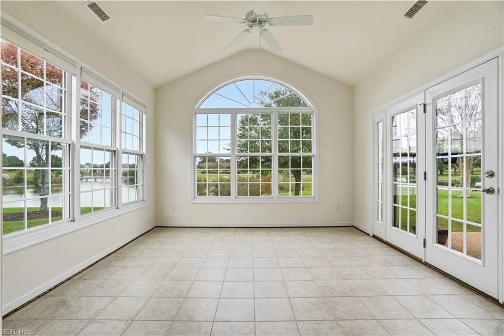 Property Slideshow image 9 of 50 | 502 dunning ln, Chesapeake, VA, 23322