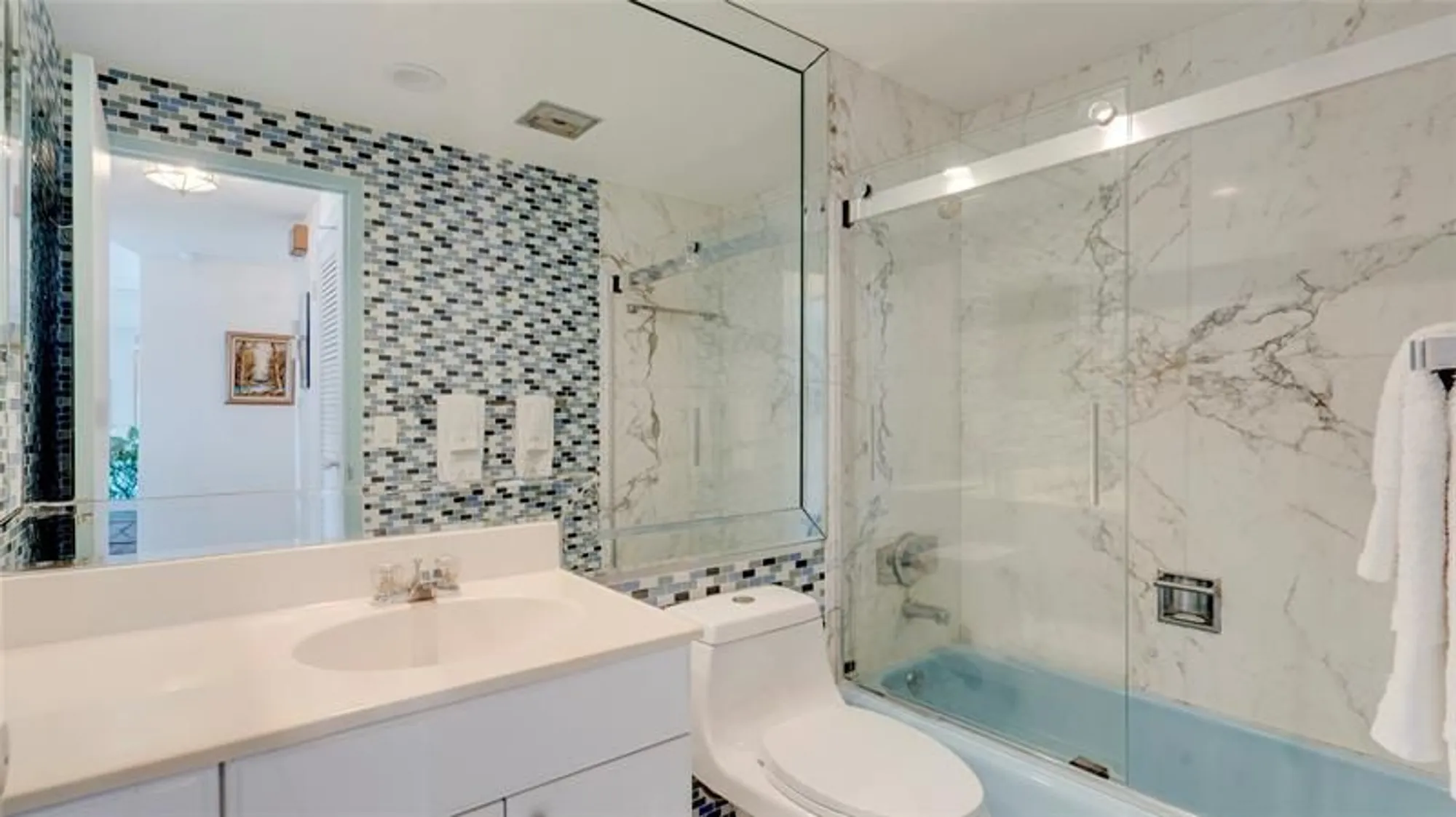 Property Slideshow image 10 of 40 | 3333 ne 34th st apt 811, Fort Lauderdale, FL, 33308