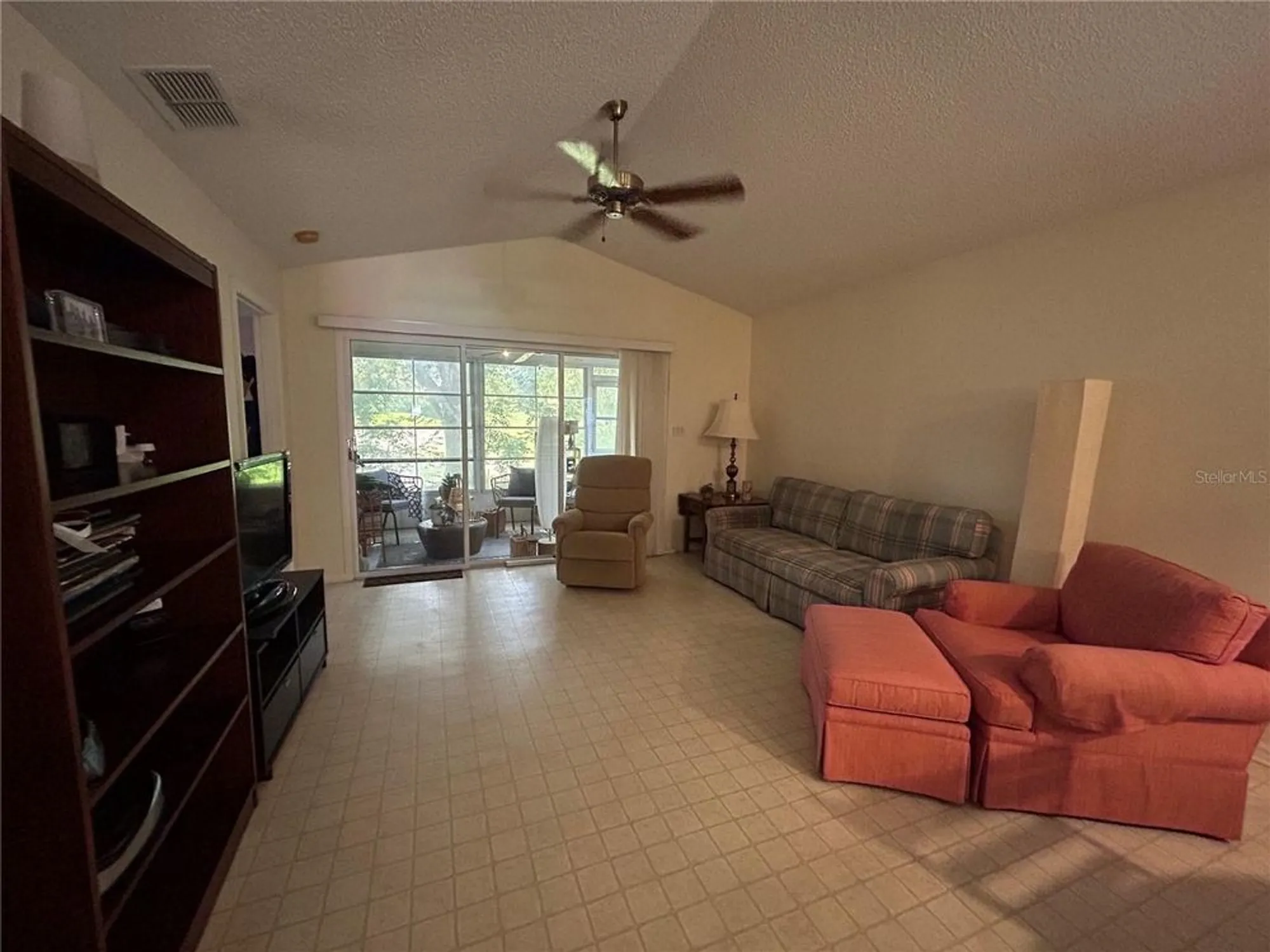 Property Slideshow image 9 of 28 | 25119 cranes roost cir, Leesburg, FL, 34748