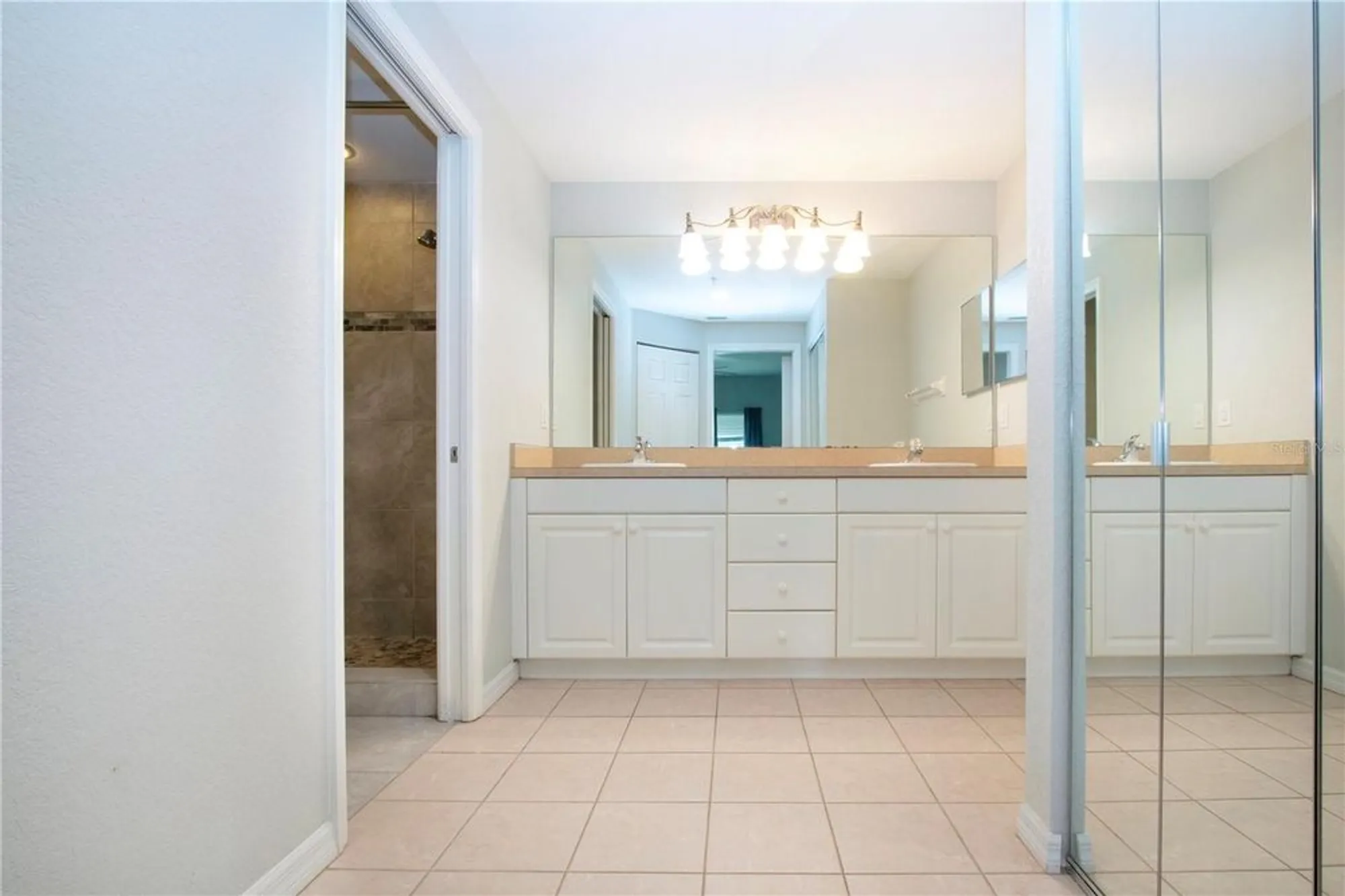Property Slideshow image 30 of 71 | 6426 bay cedar ln # 101, Bradenton, FL, 34203