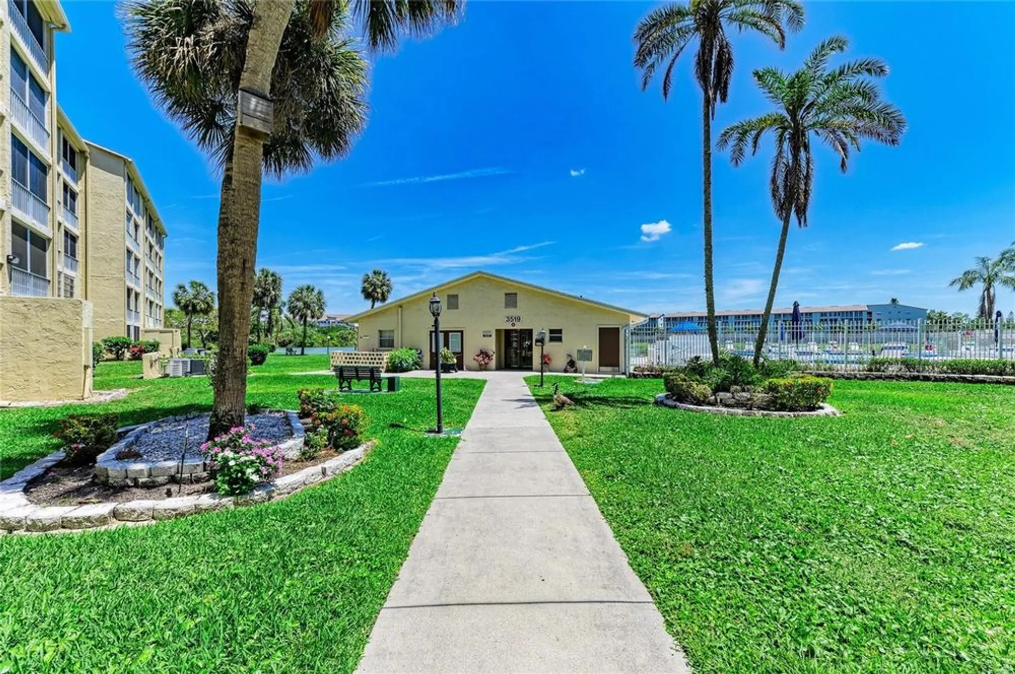 Property Slideshow image 31 of 37 | 3531 lake bayshore dr # j106, Bradenton, FL, 34205