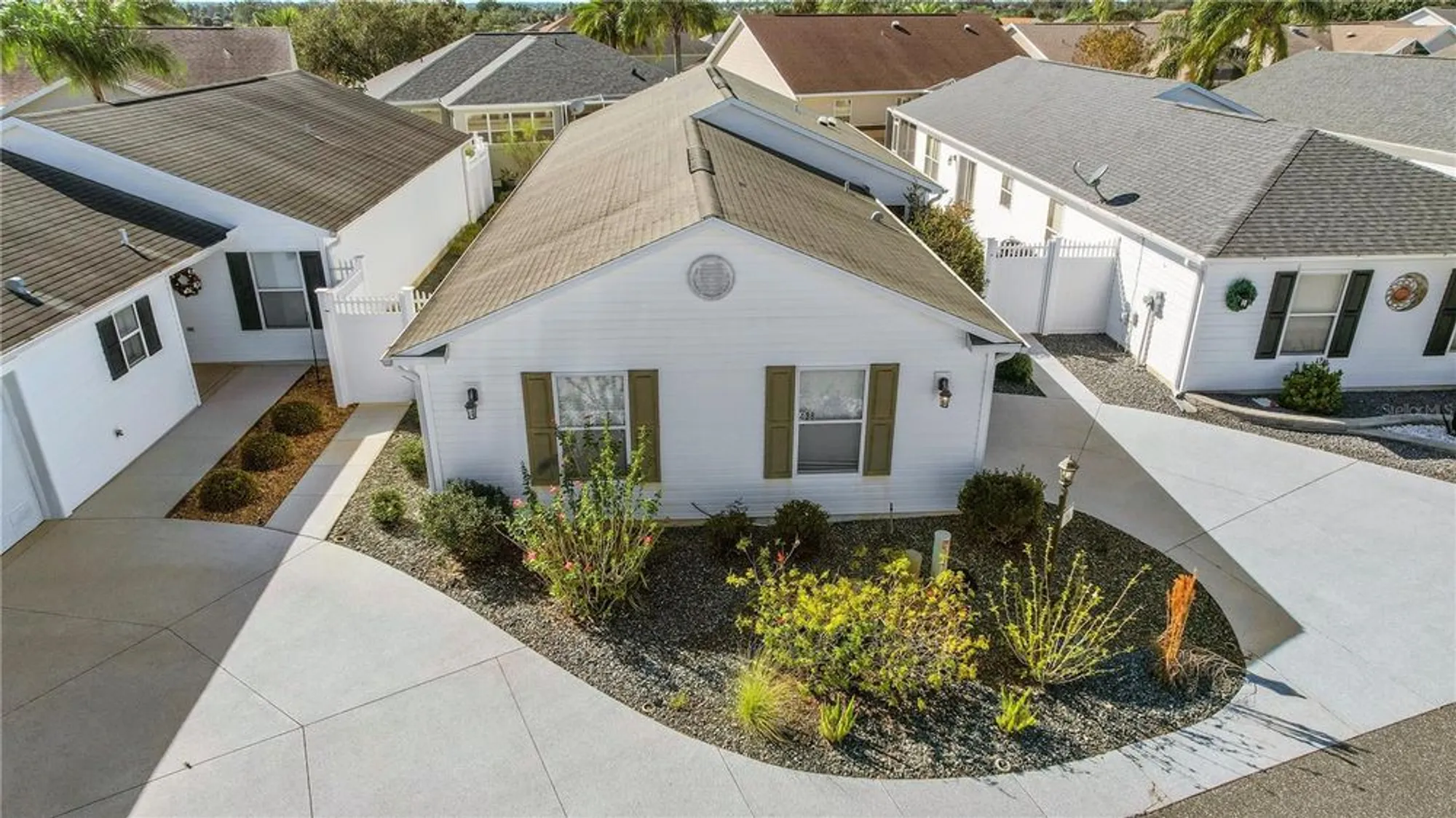 Property Slideshow image 2 of 45 | 438 grovewood pl, The Villages, FL, 32162