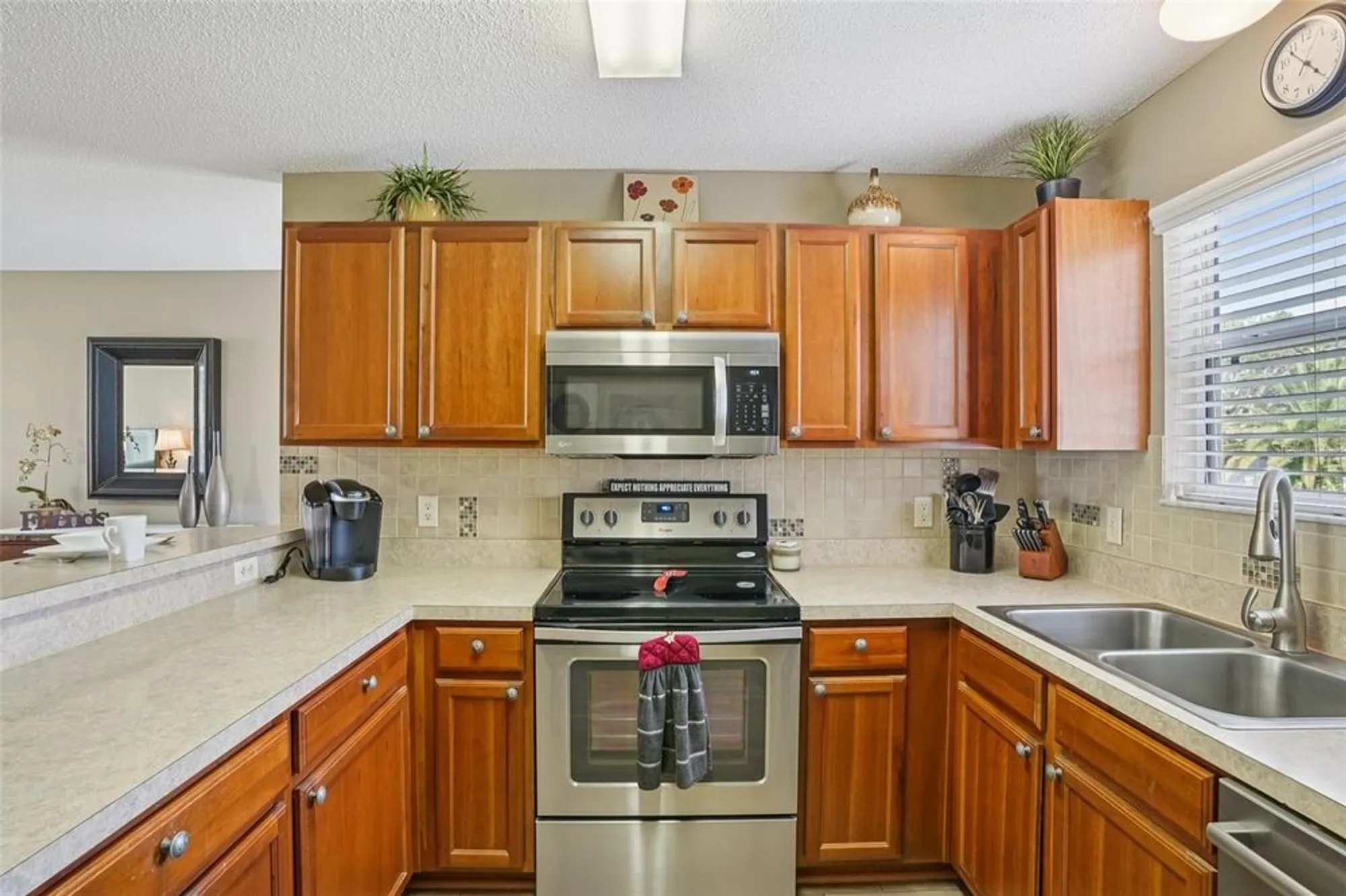Property Slideshow image 13 of 47 | 2543 raintree dr, The Villages, FL, 32162
