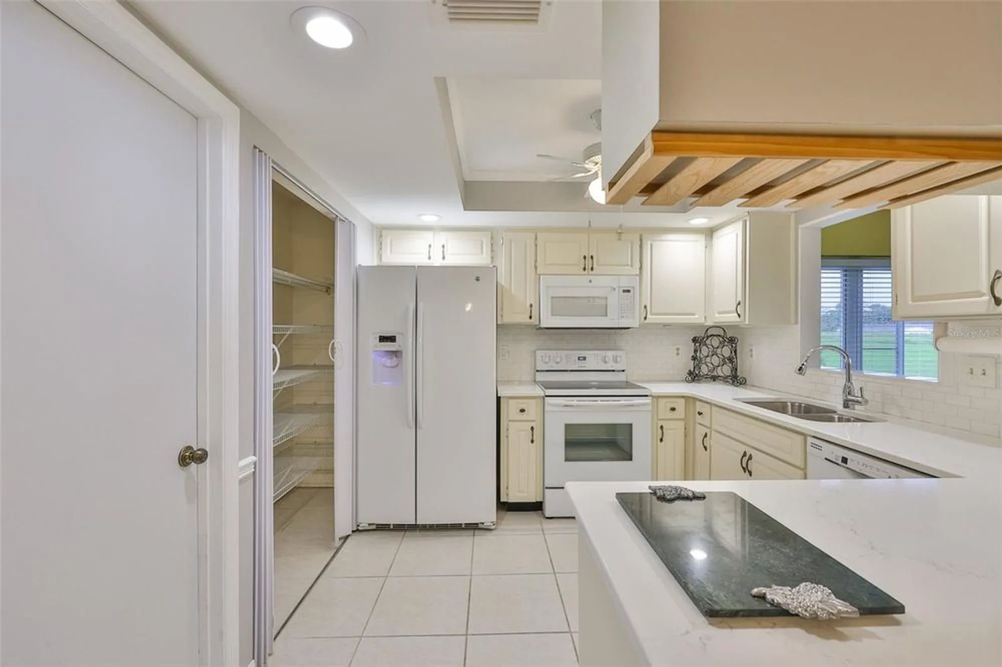 Property Slideshow image 22 of 69 | 1318 leland dr, Sun City Center, FL, 33573