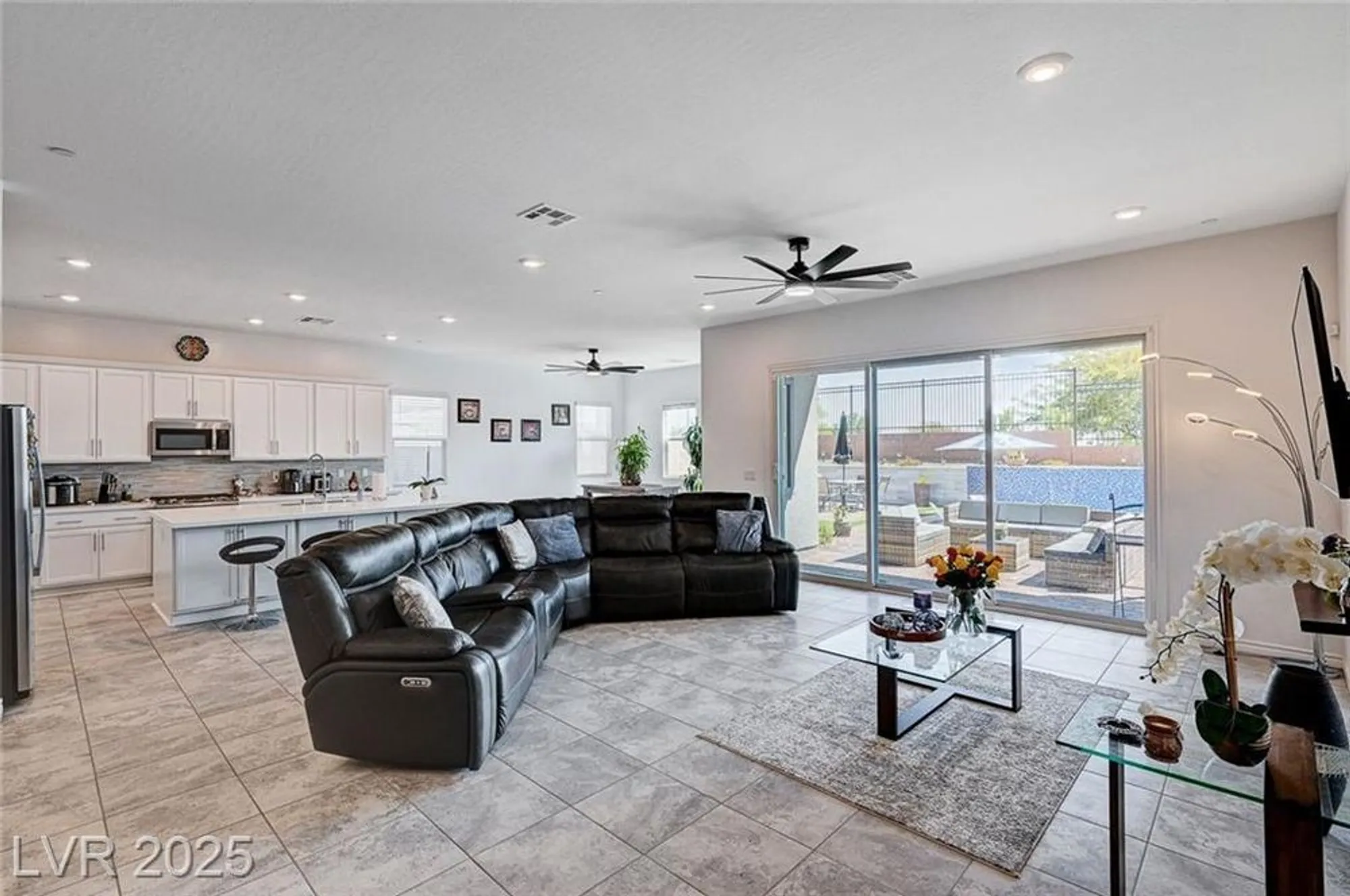 Property Slideshow image 9 of 99 | 33 reverie heights ave, Henderson, NV, 89011