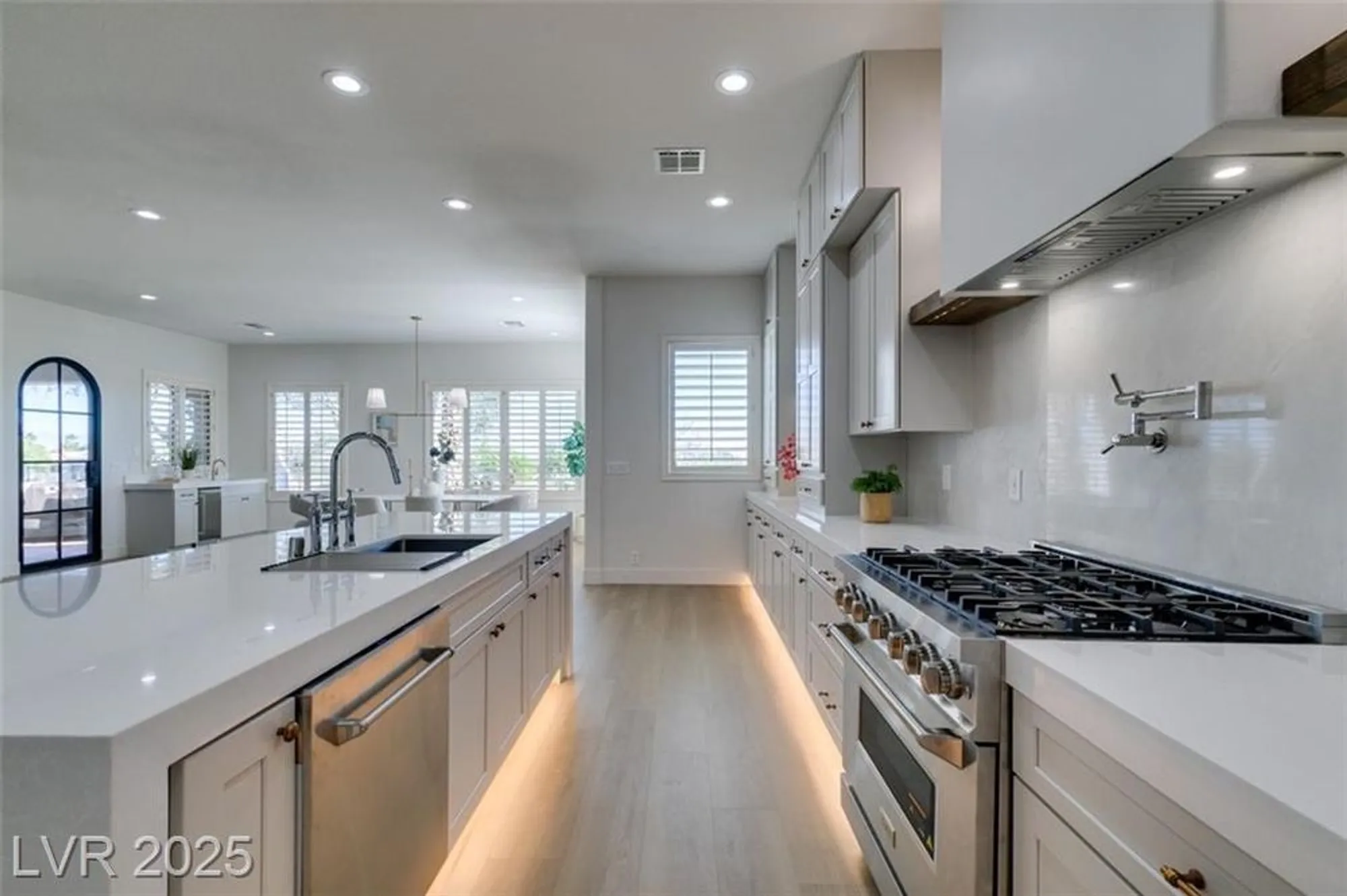 Property Slideshow image 22 of 32 | 5192 estasi st, Las Vegas, NV, 89135