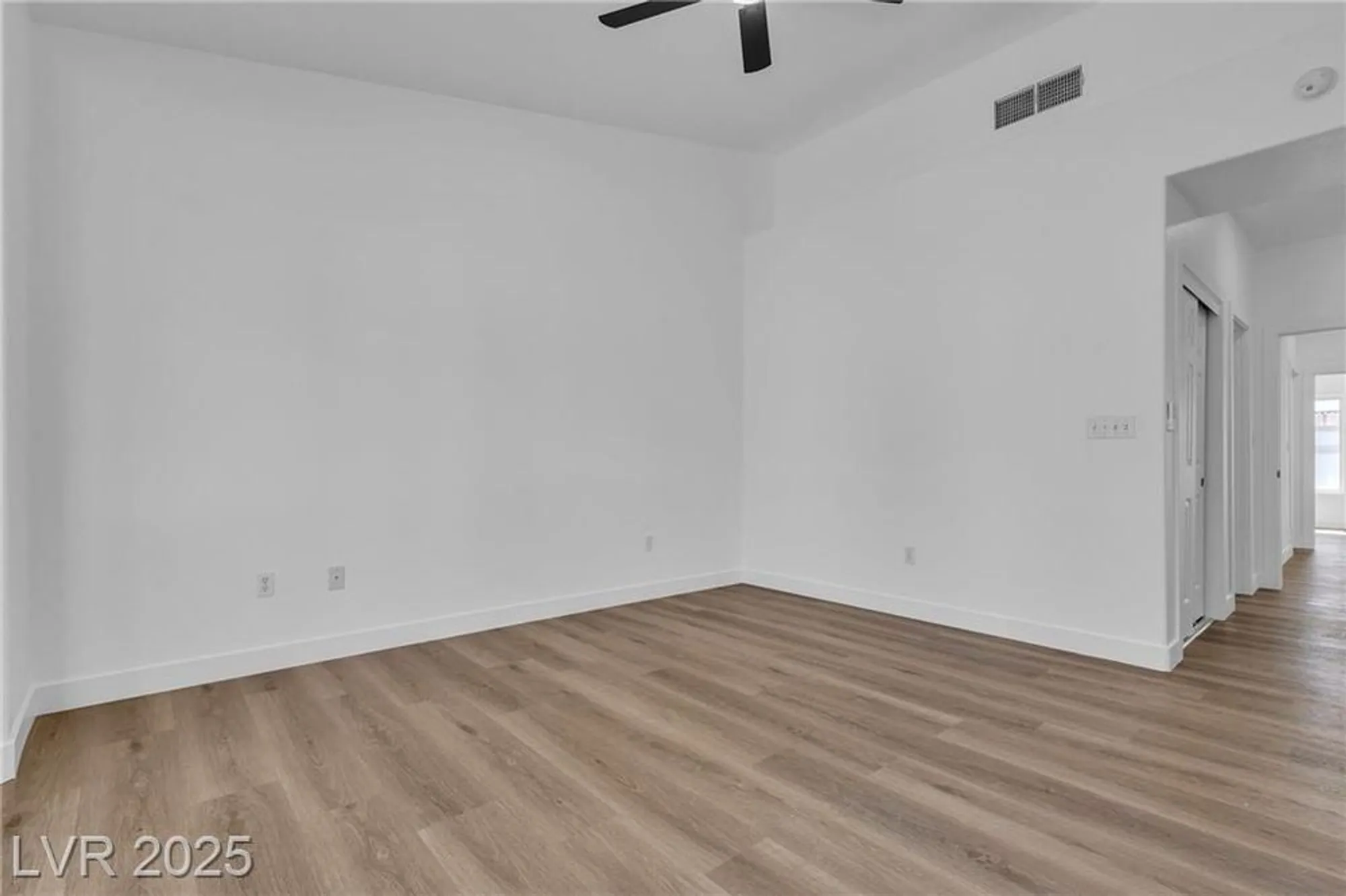 Property Slideshow image 21 of 51 | 10636 argents hill dr, Las Vegas, NV, 89134