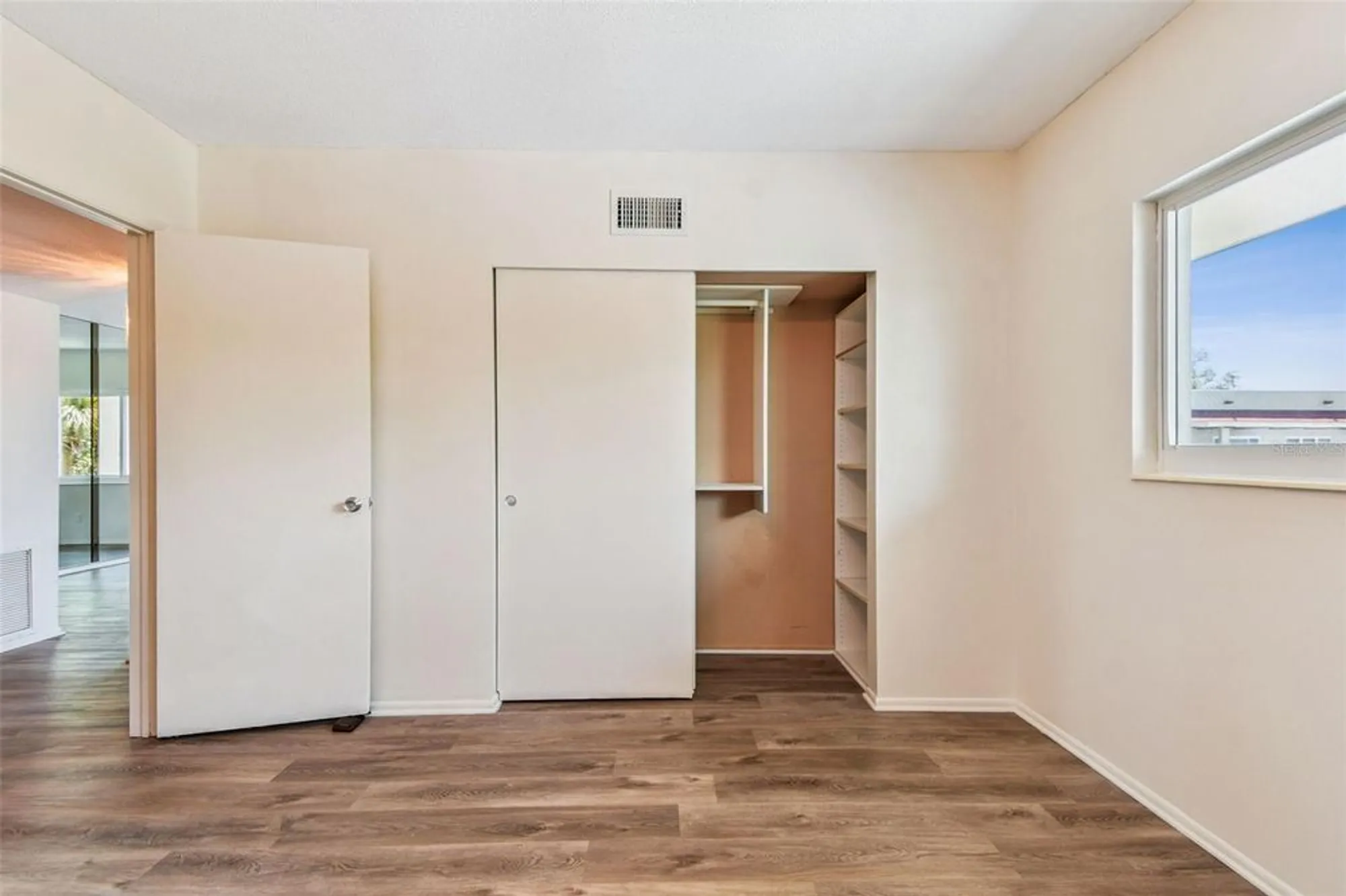 Property Slideshow image 31 of 55 | 2071 australia way 59, Clearwater, FL, 33763