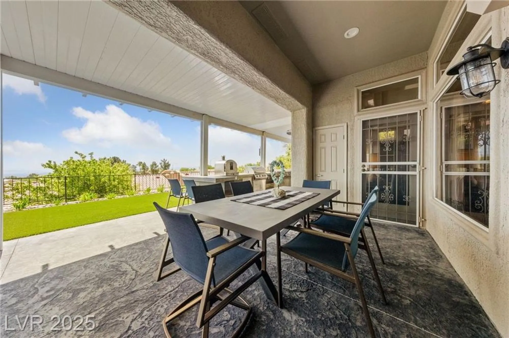 Property Slideshow image 14 of 69 | 2616 faiss dr, Las Vegas, NV, 89134