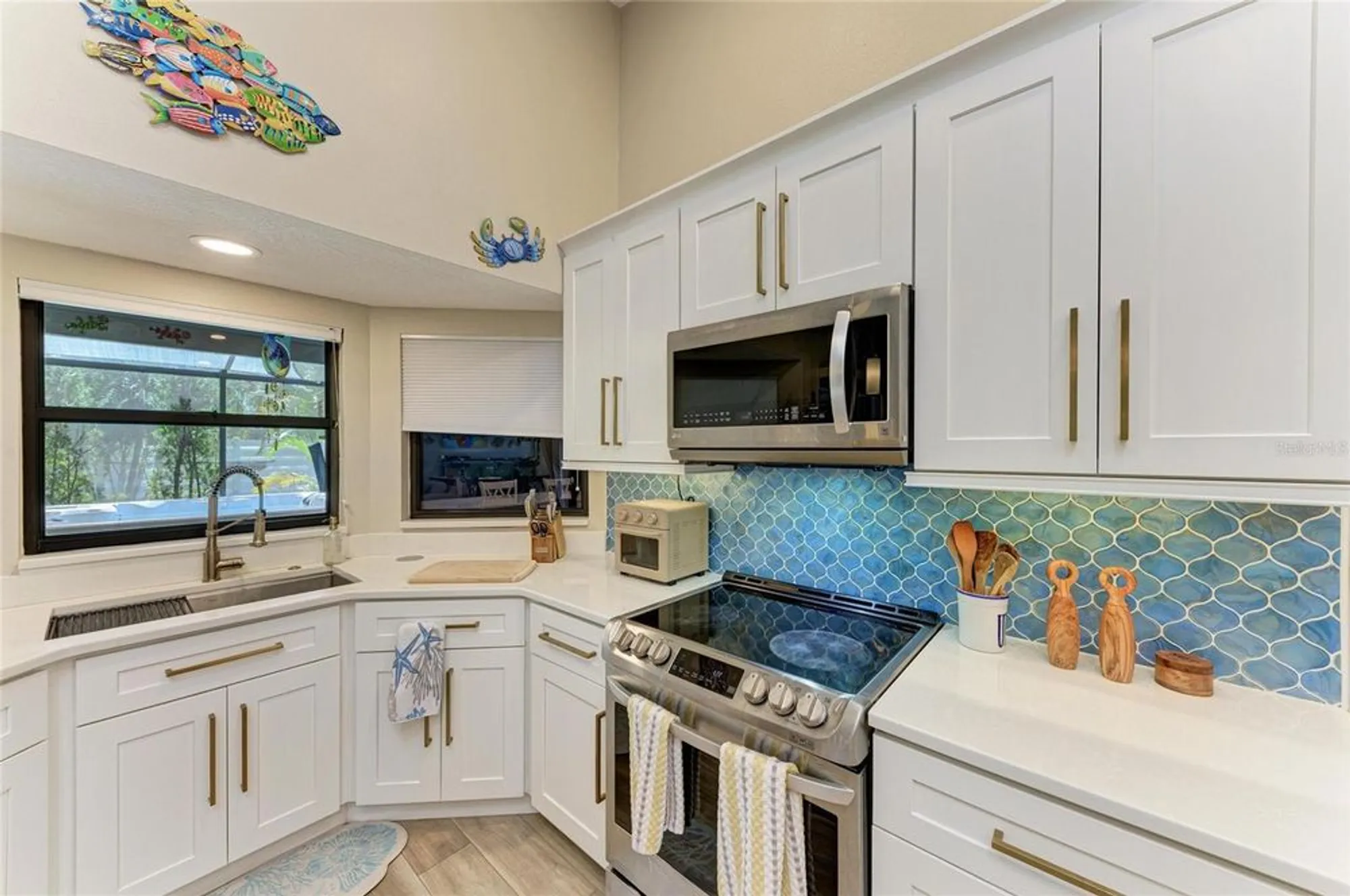 Property Slideshow image 20 of 50 | 7865 pine trace dr, Sarasota, FL, 34243