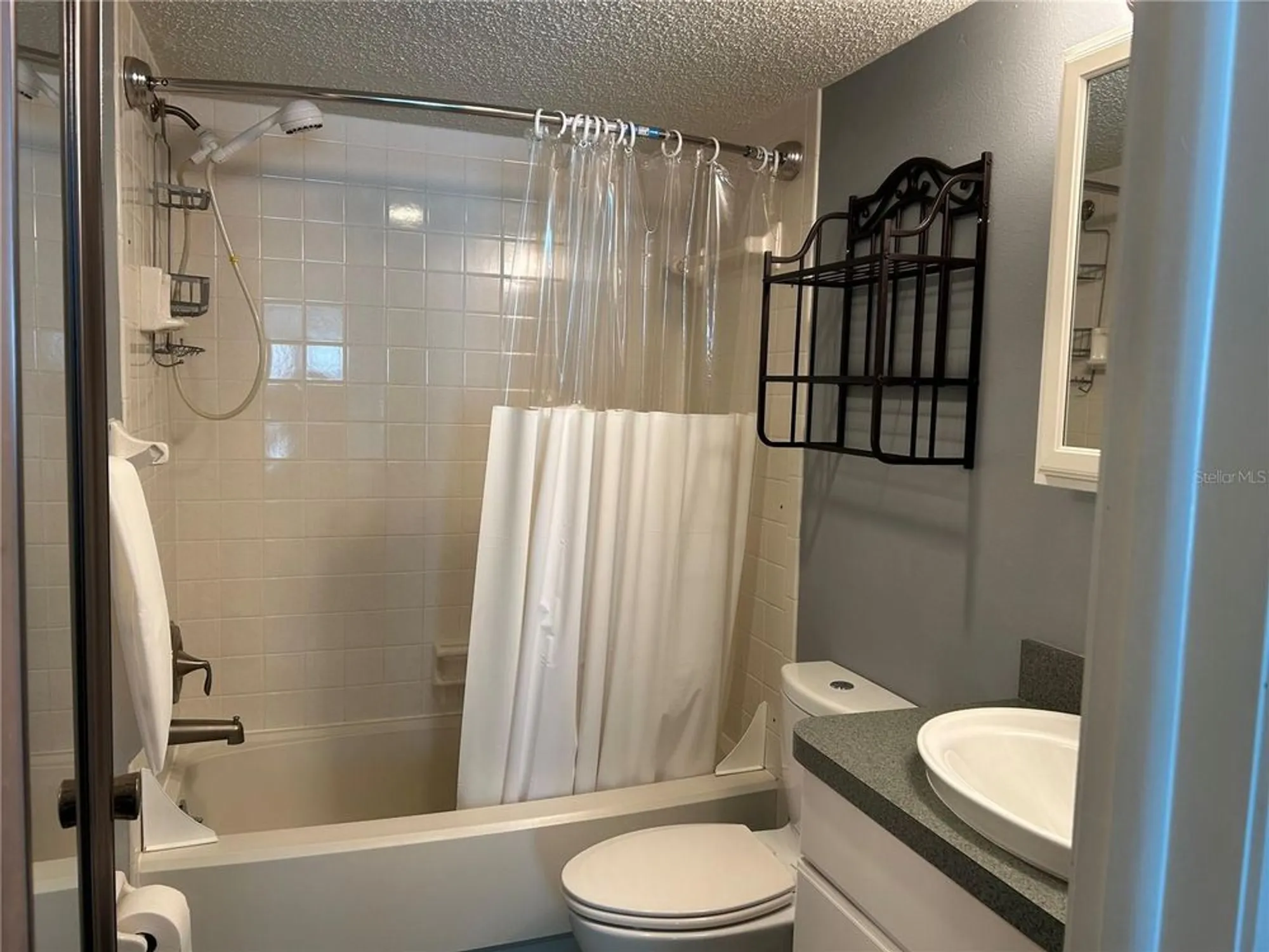 Property Slideshow image 26 of 61 | 2300 aaron st apt 215, Port Charlotte, FL, 33952