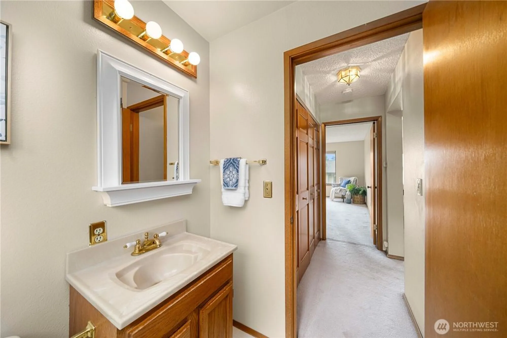 Property Slideshow image 14 of 35 | 10637 glen acres dr s # 10637, Seattle, WA, 98168