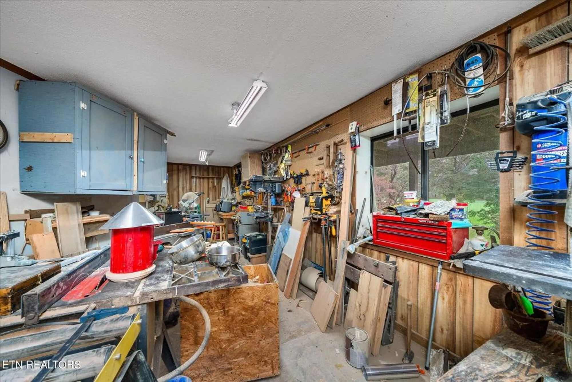 Property Slideshow image 30 of 44 | 34 beachwood ln, Crossville, TN, 38558