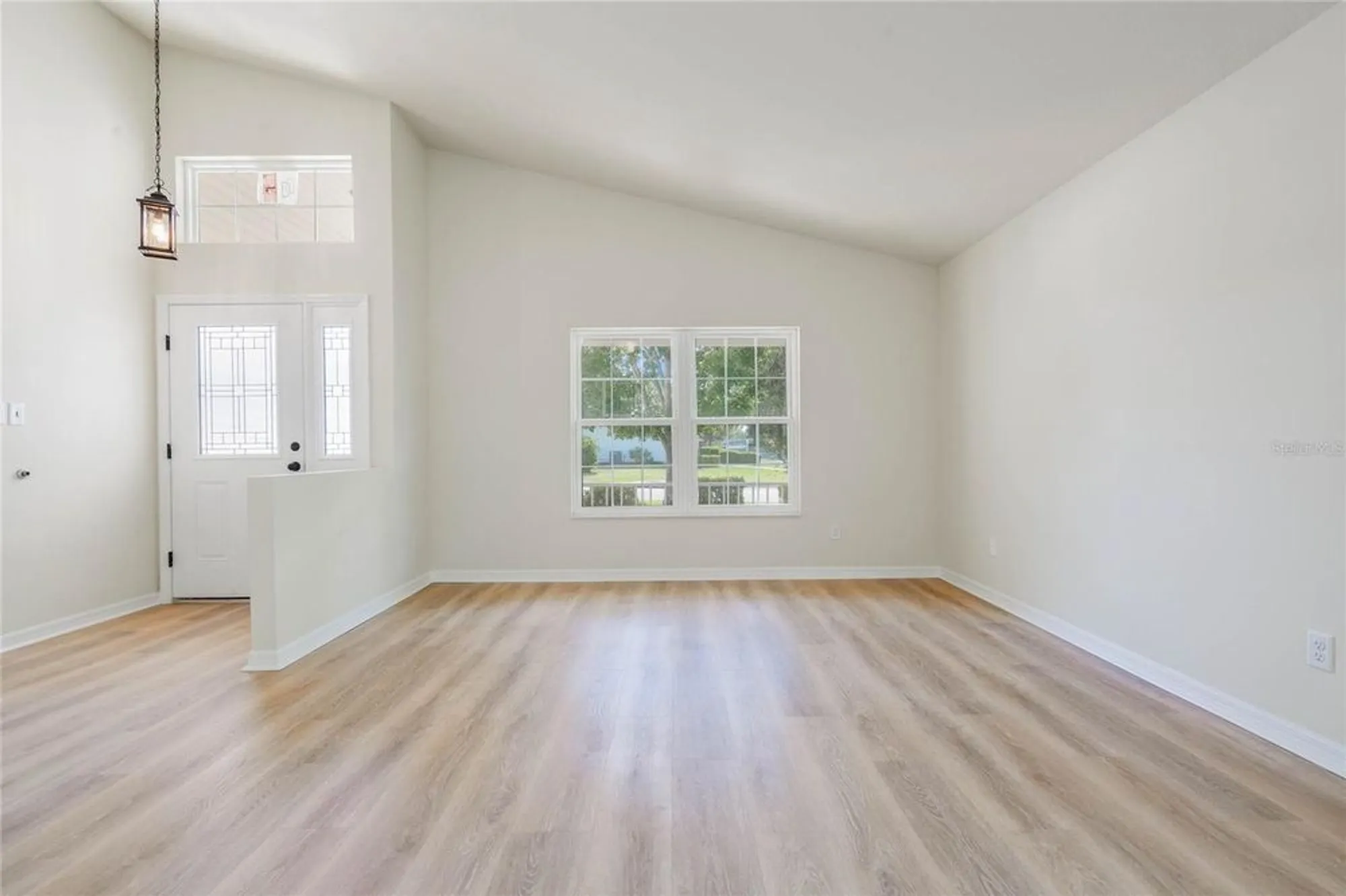 Property Slideshow image 7 of 37 | 24801 cranes roost cir, Leesburg, FL, 34748