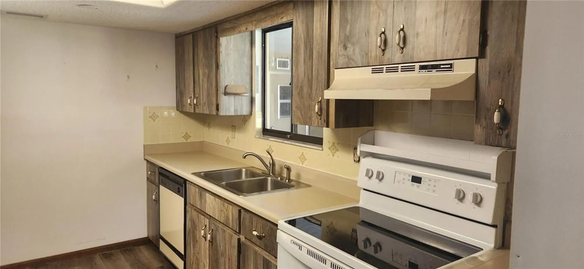 Property Slideshow image 2 of 9 | 10062 sw 88th ct, Ocala, FL, 34481