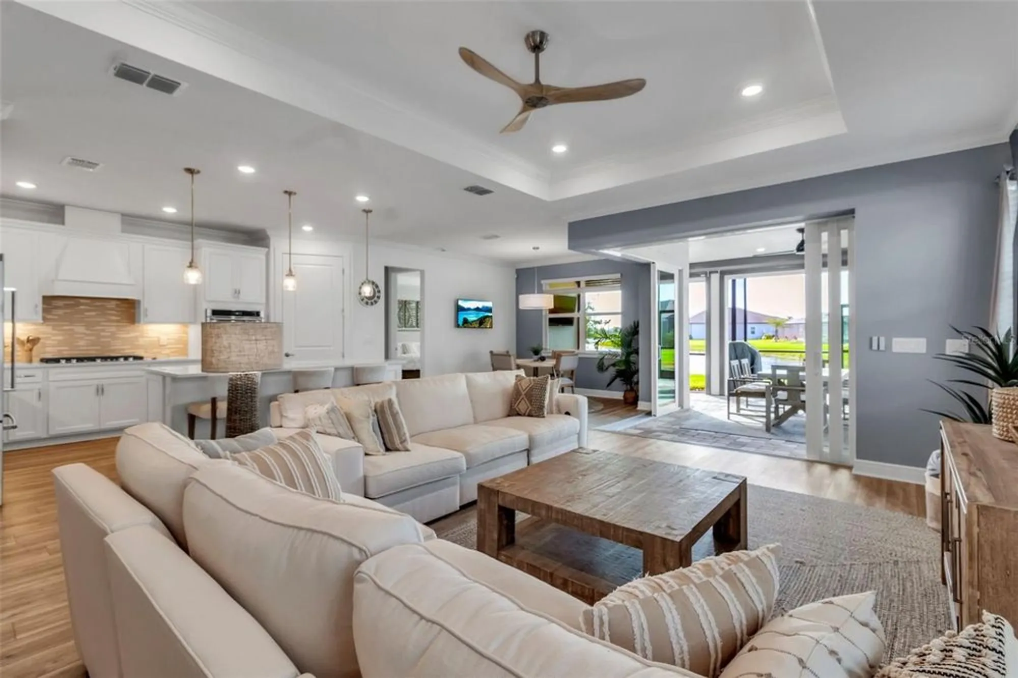Property Slideshow image 15 of 79 | 10724 spring tide way, Parrish, FL, 34219