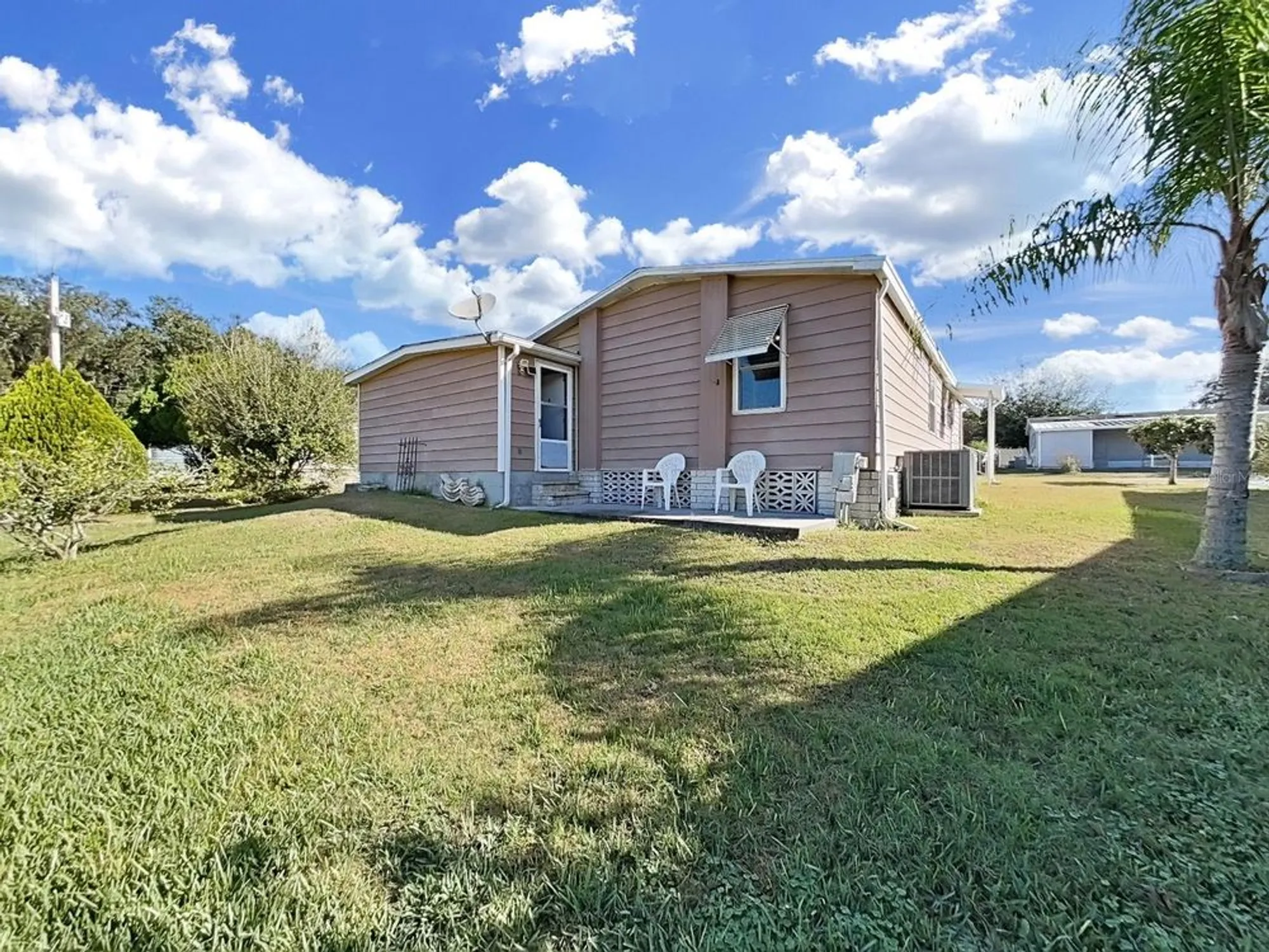 Property Slideshow image 3 of 44 | 1758 fox hill dr, Lakeland, FL, 33810