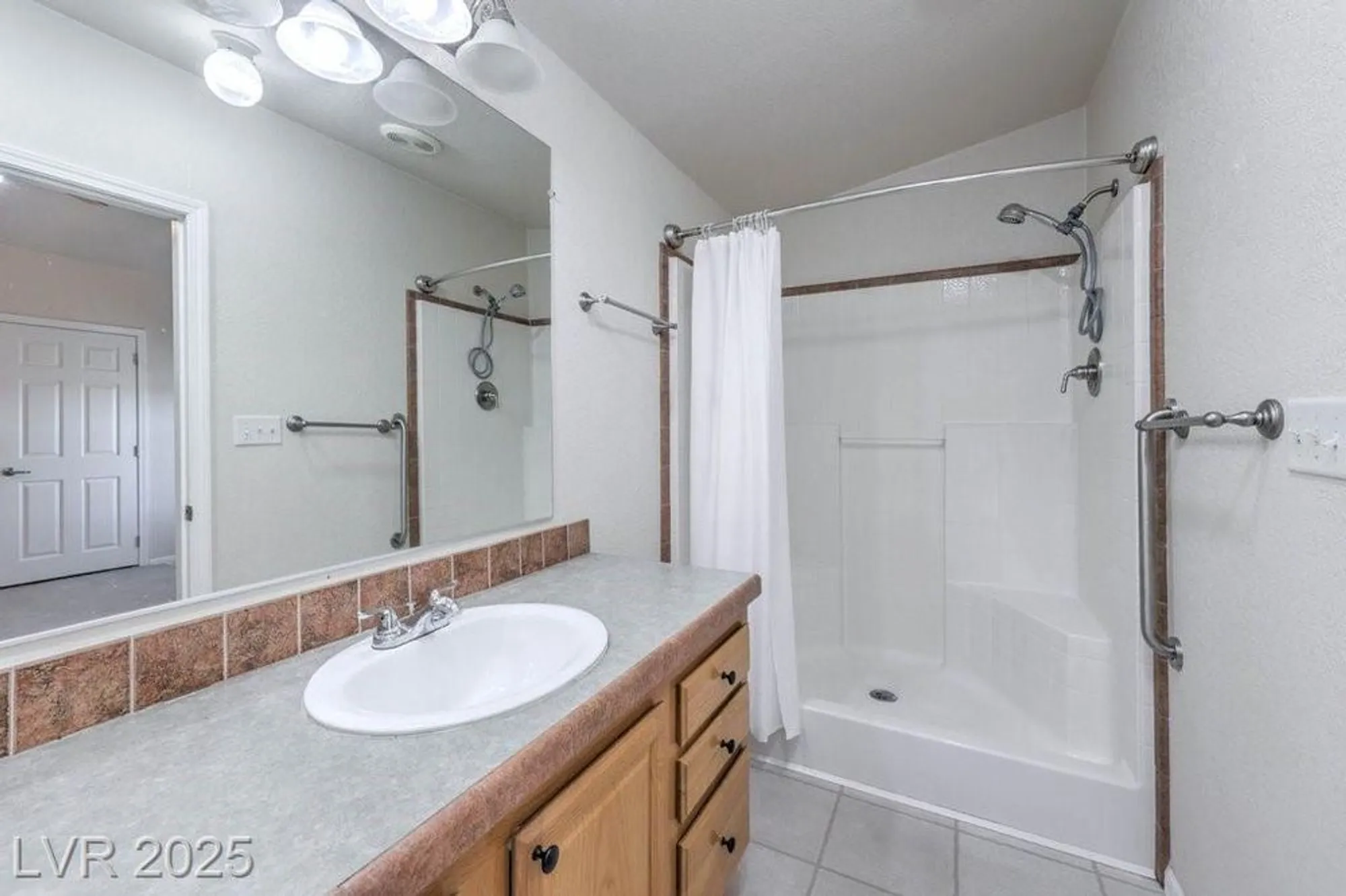 Property Slideshow image 36 of 44 | 581 montecito dr, Pahrump, NV, 89048