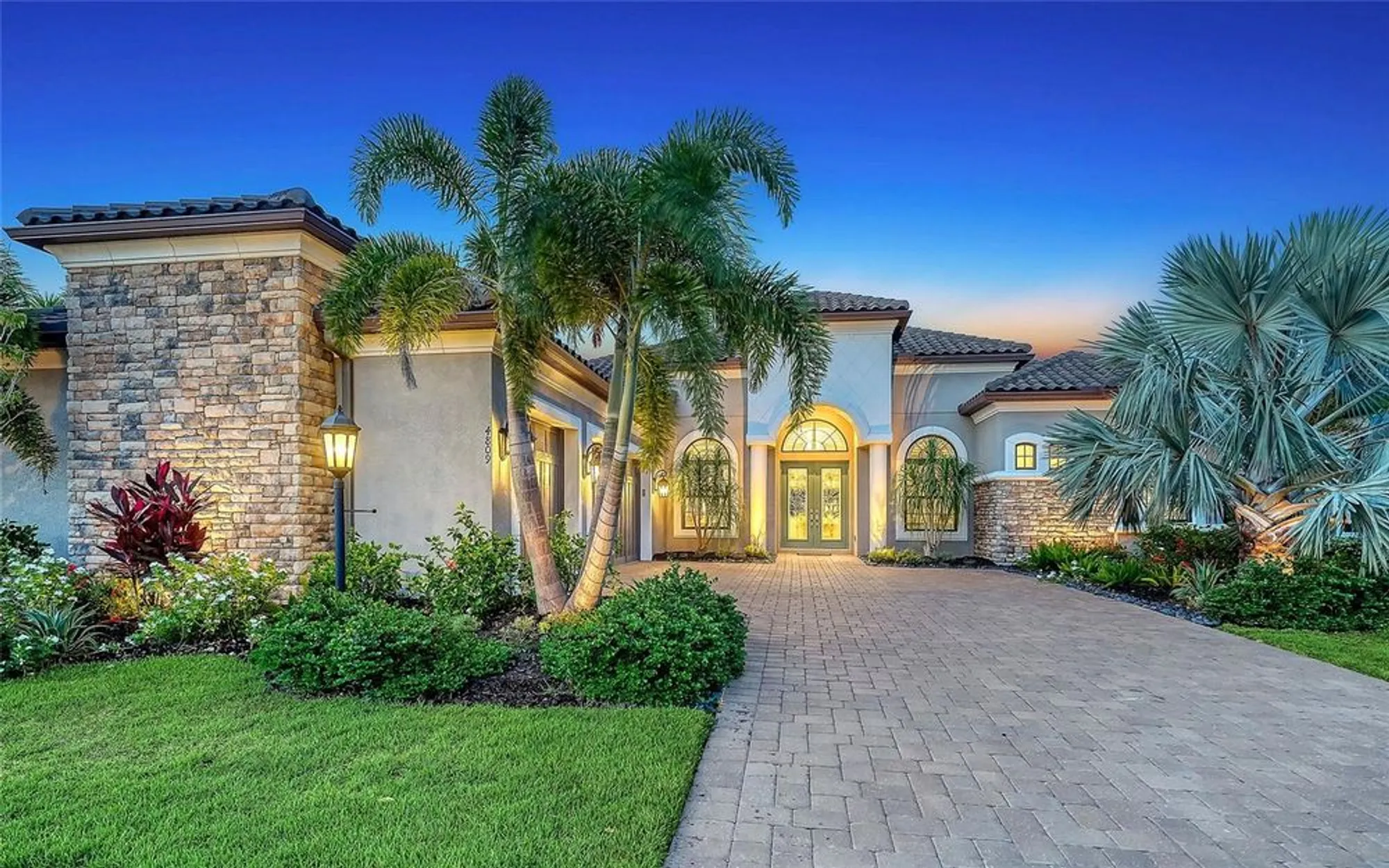 Property Slideshow image 1 of 70 | 4809 benito ct, Bradenton, FL, 34211