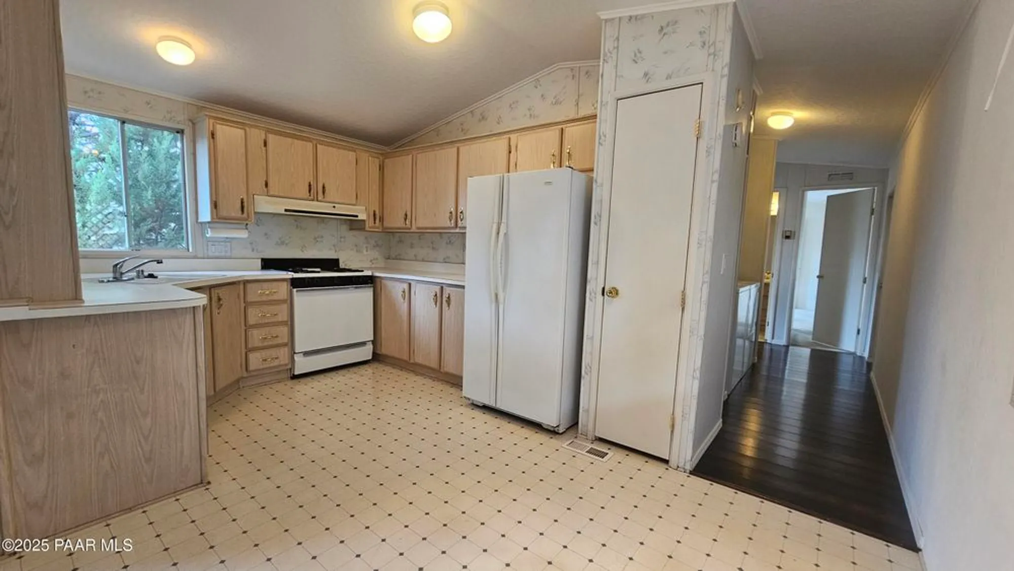 Property Slideshow image 8 of 23 | 803 wildflower dr, Prescott, AZ, 86301