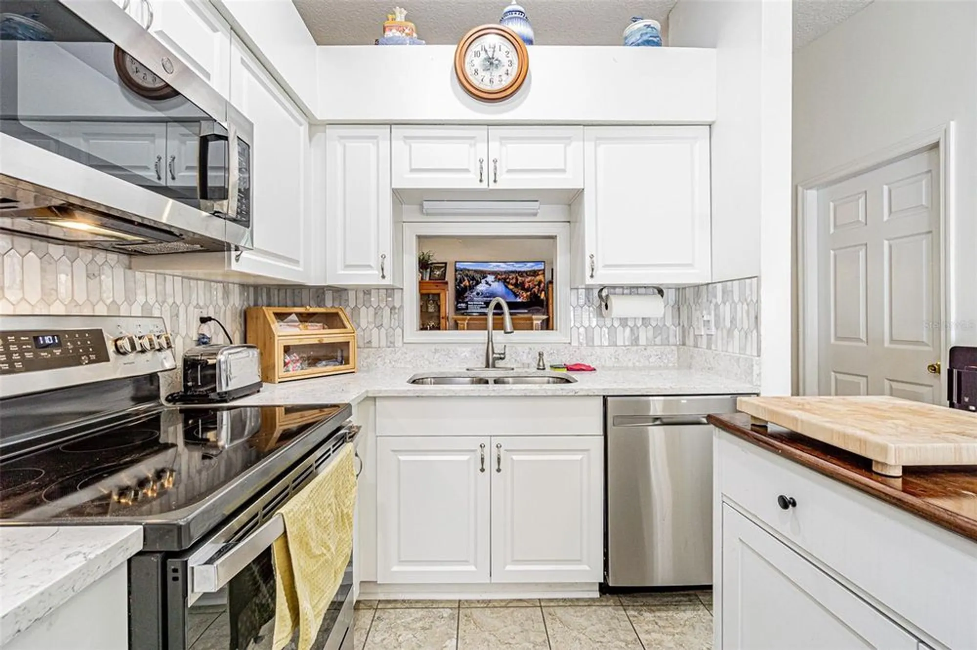 Property Slideshow image 21 of 37 | 29350 zeller ave, San Antonio, FL, 33576