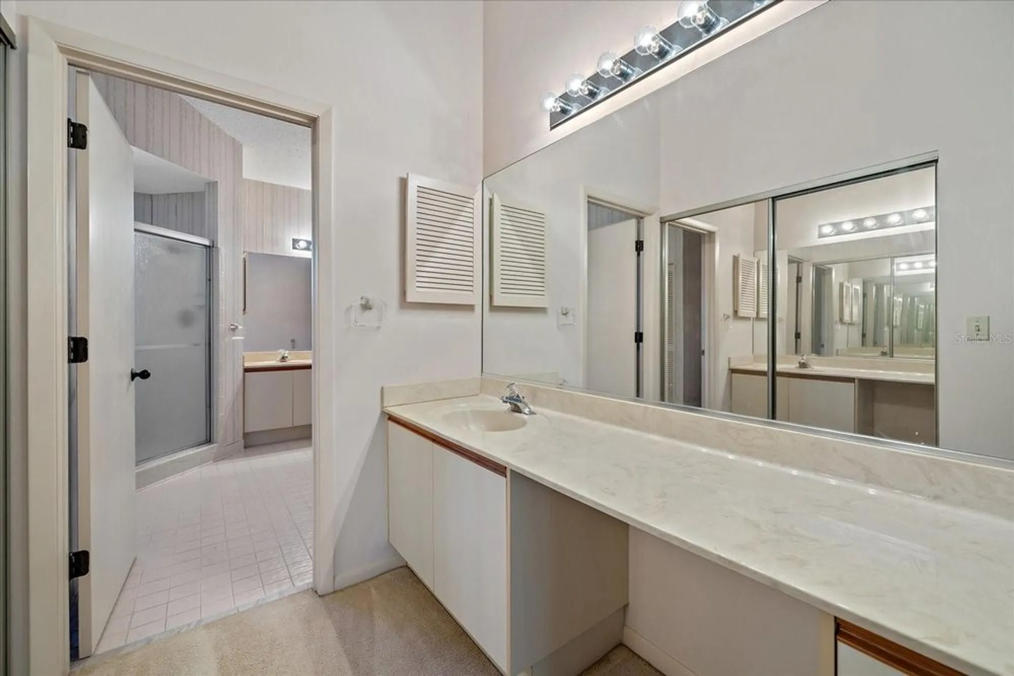 Property Slideshow image 24 of 54 | 1654 starling dr 201, Sarasota, FL, 34231