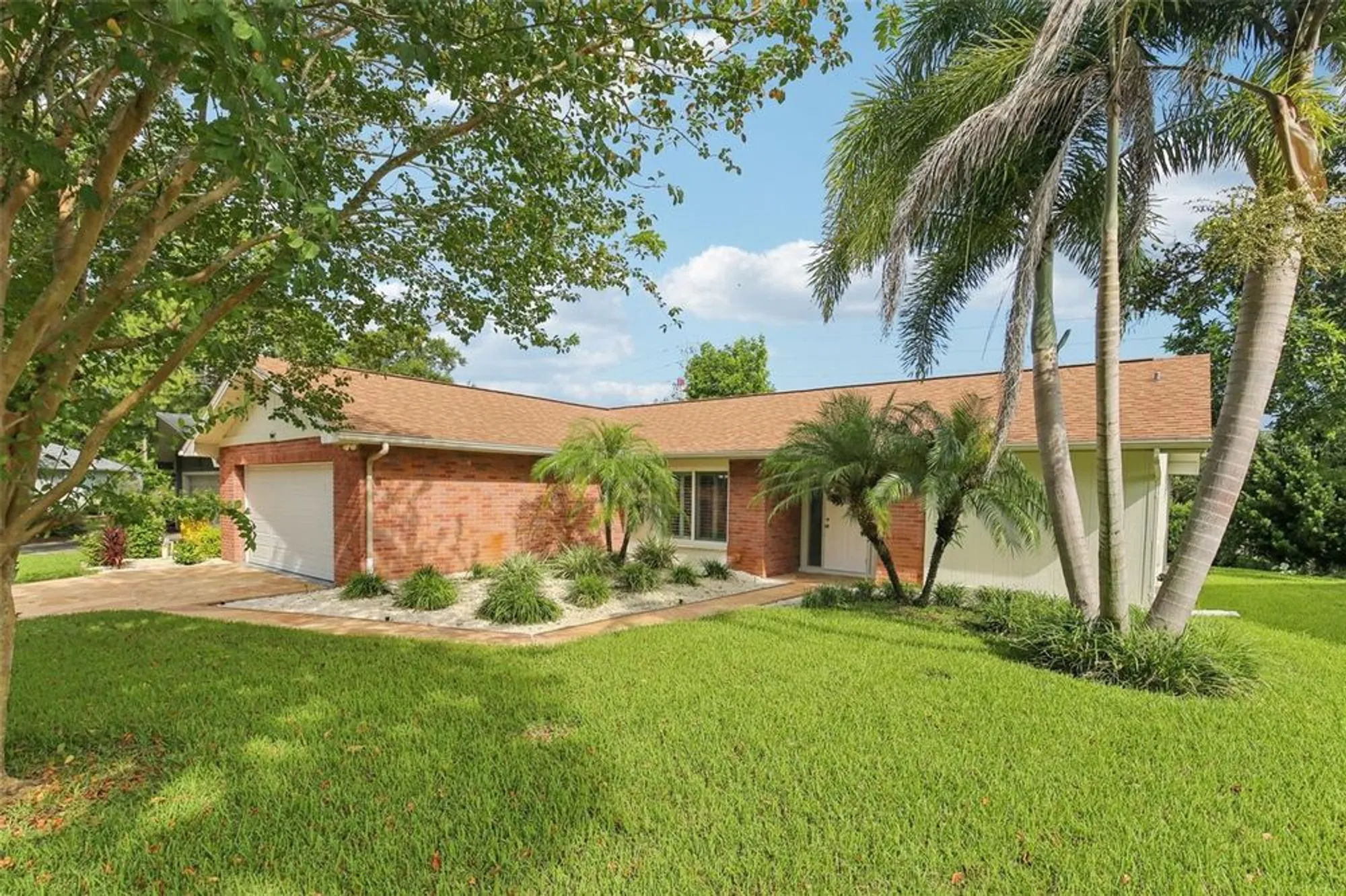 Property Slideshow image 3 of 78 | 2866 thistle ct, Palm Harbor, FL, 34684