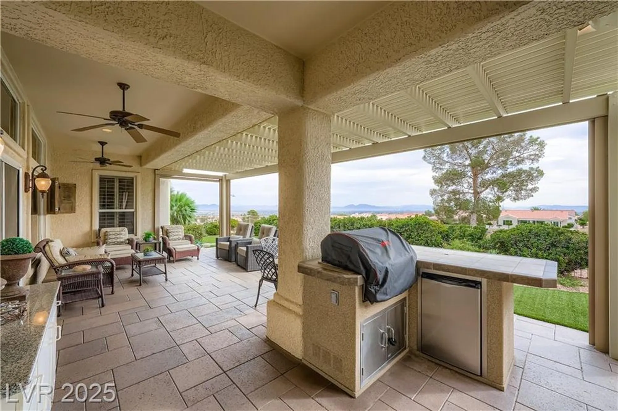 Property Slideshow image 27 of 35 | 2800 darby falls dr, Las Vegas, NV, 89134
