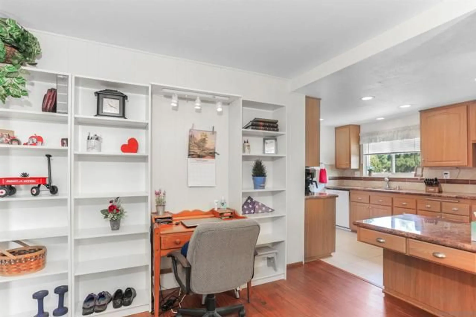 Property Slideshow image 7 of 26 | 16924 bellota dr, San Diego, CA, 92128