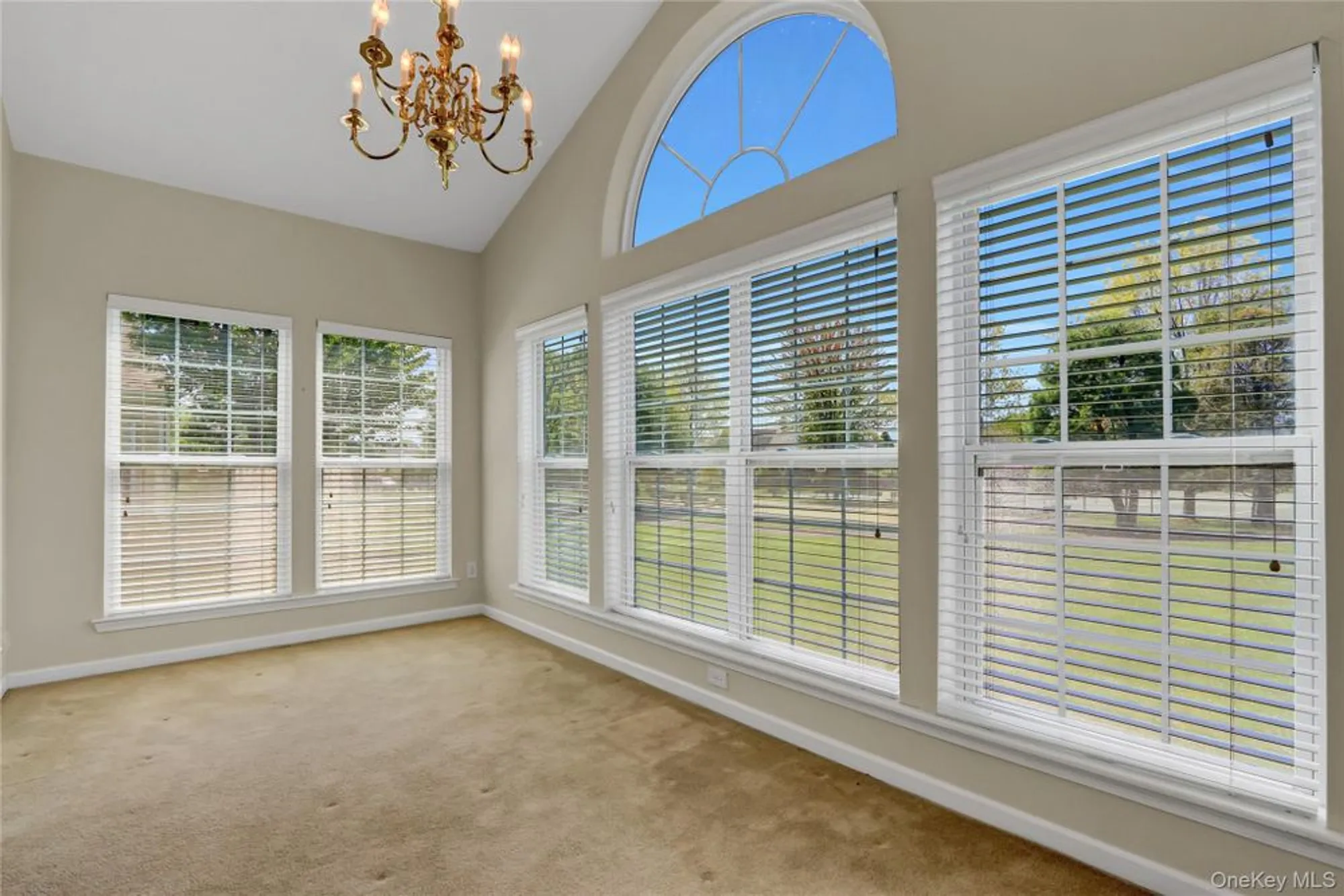 Property Slideshow image 17 of 40 | 4 oakhurst ct, Mount Sinai, NY, 11766