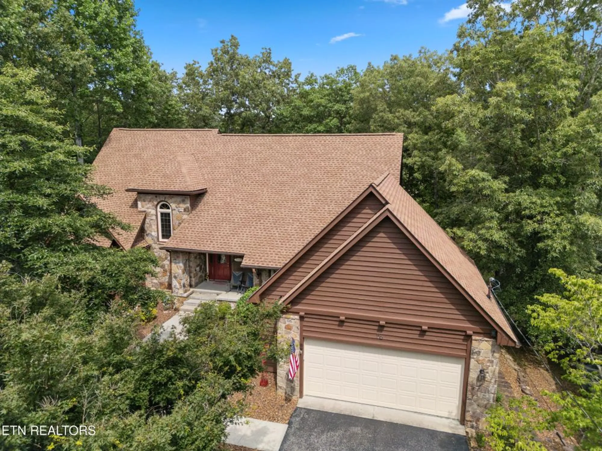 Property Slideshow image 1 of 52 | 116 knollwood ln, Crossville, TN, 38558