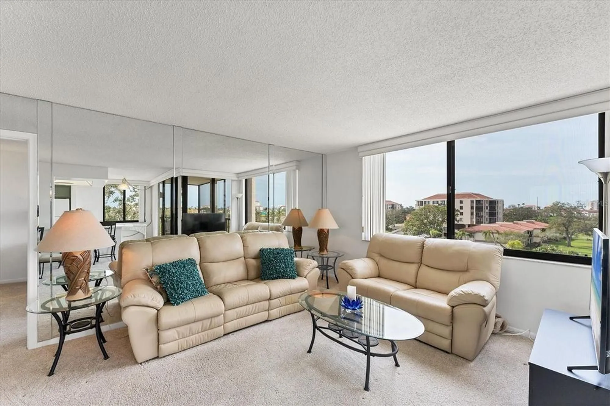 Property Slideshow image 4 of 31 | 6158 palma del mar blvd s apt 504, St Petersburg, FL, 33715