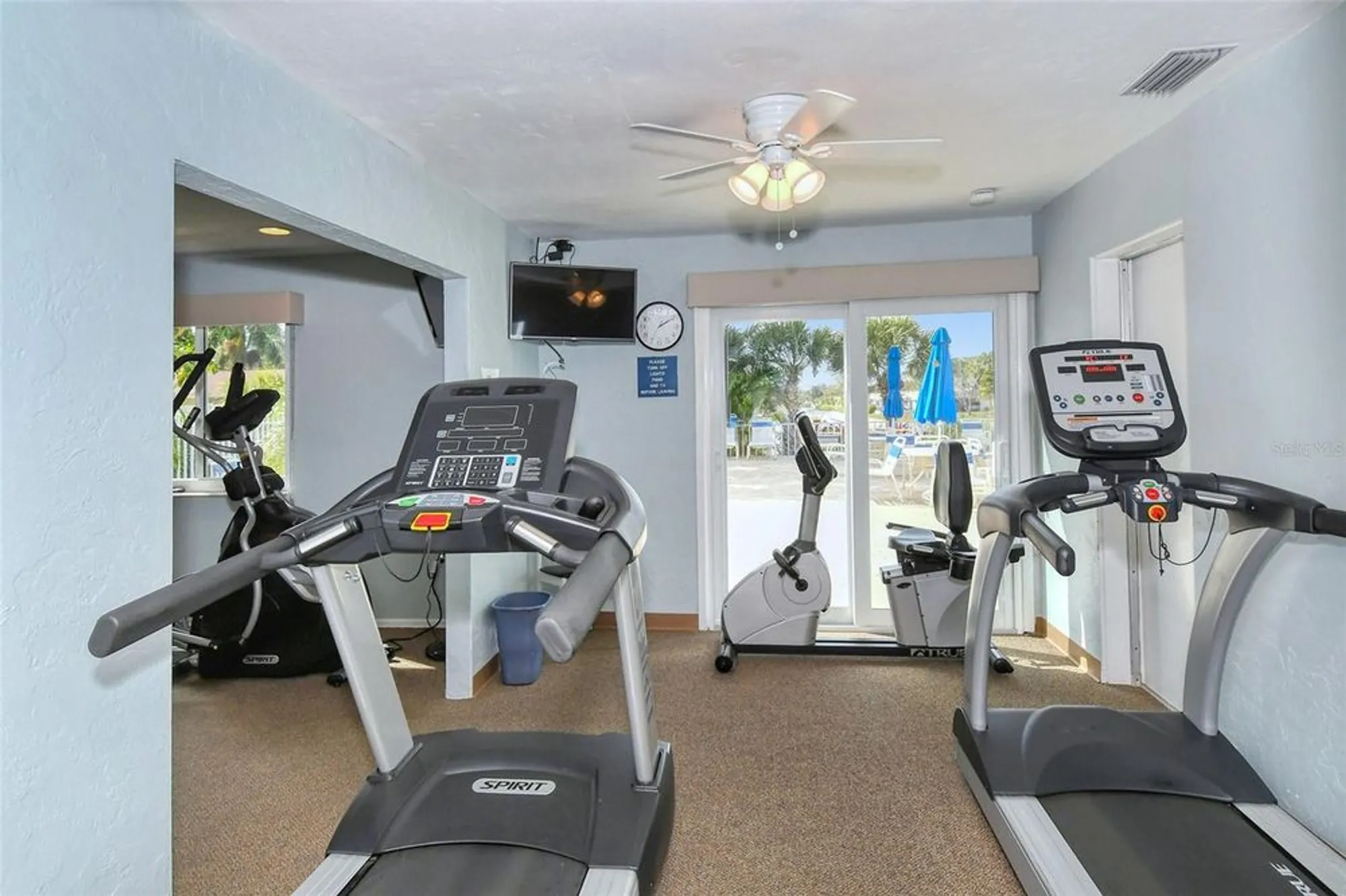 Property Slideshow image 37 of 47 | 5474 riverbluff cir v35, Sarasota, FL, 34231